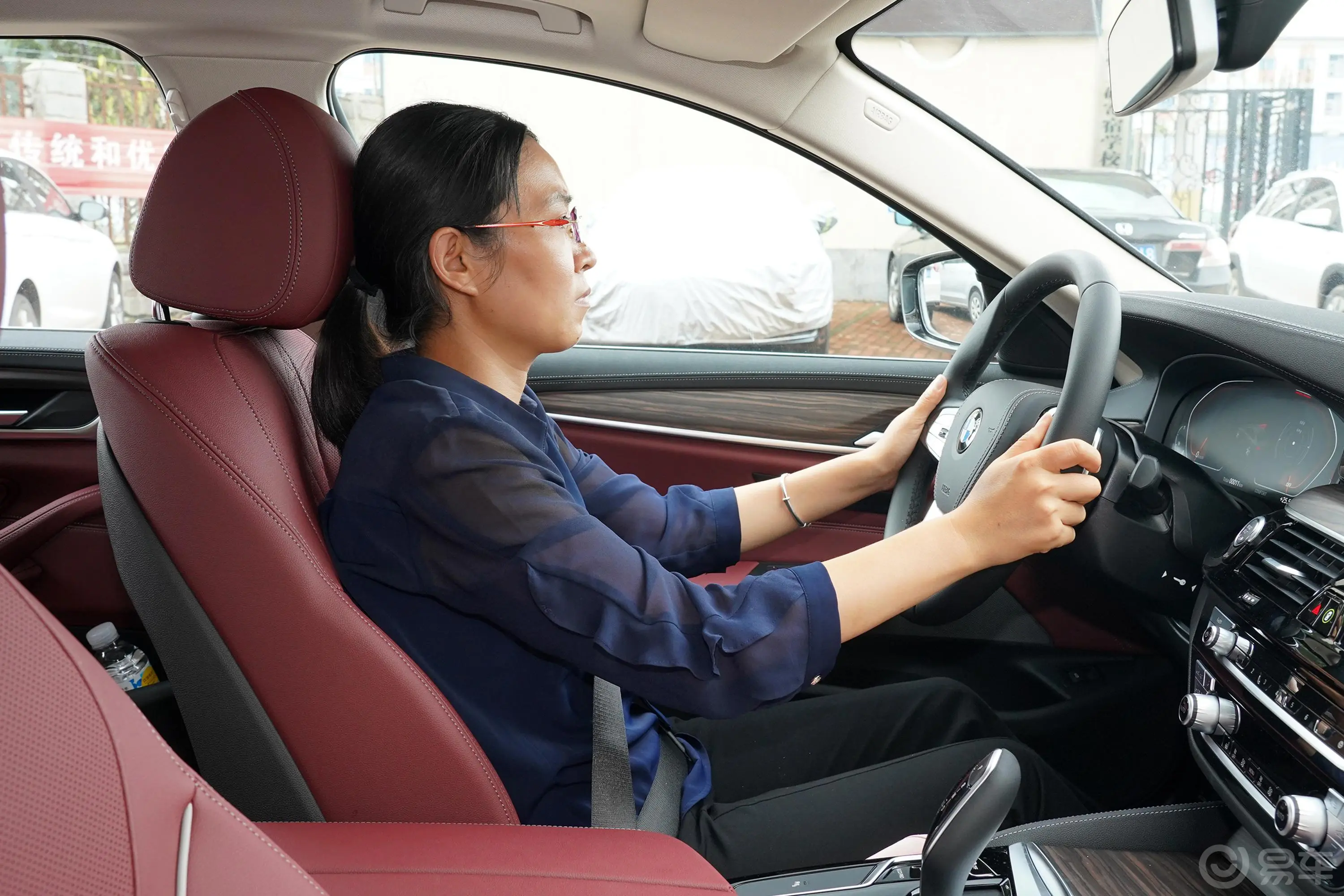 宝马5系530Li 领先型豪华套装前排空间体验