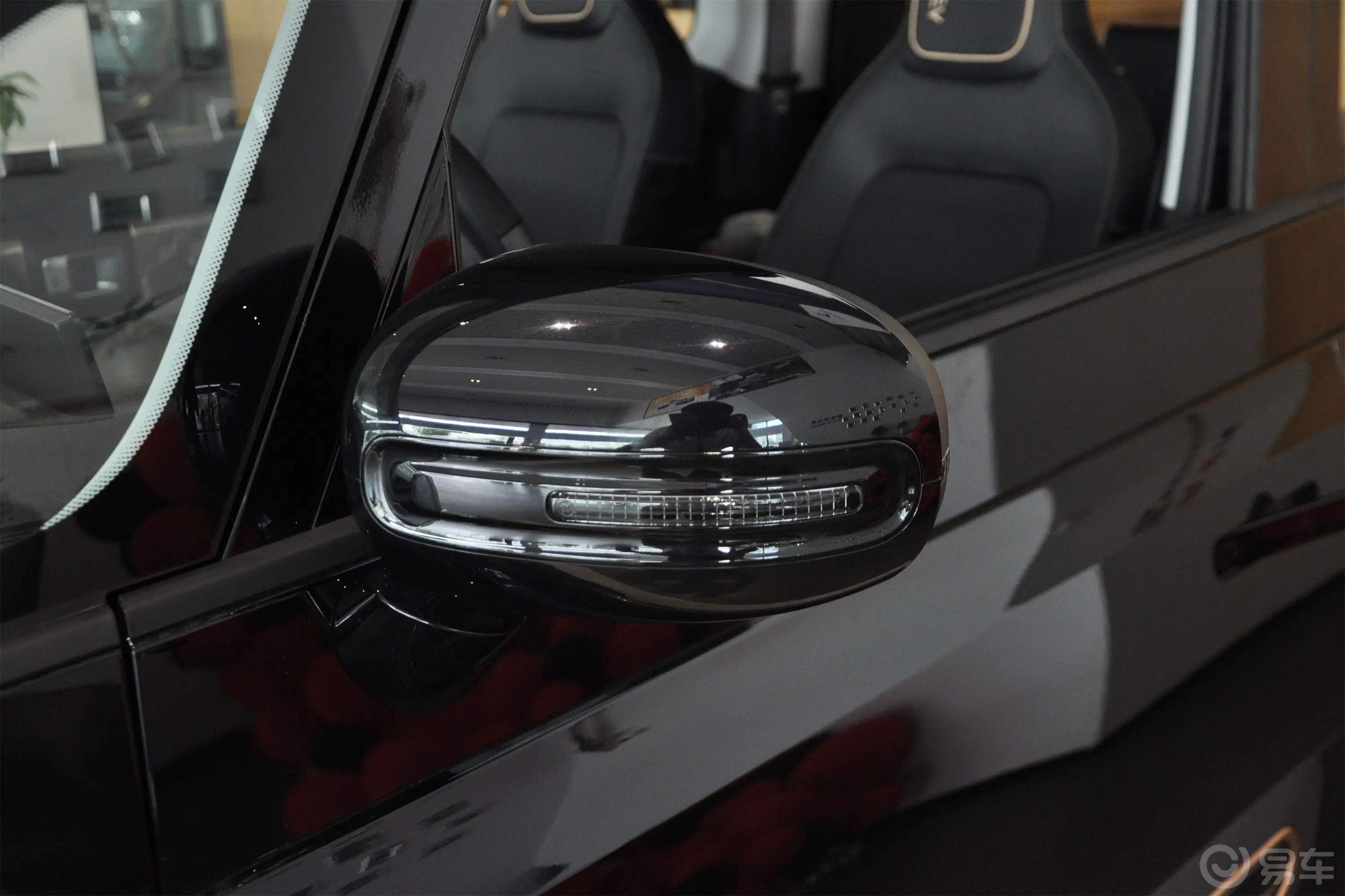 宝骏KiWi EV305km 设计师 多氟多新能源31.9kWh三元锂主驾驶后视镜背面