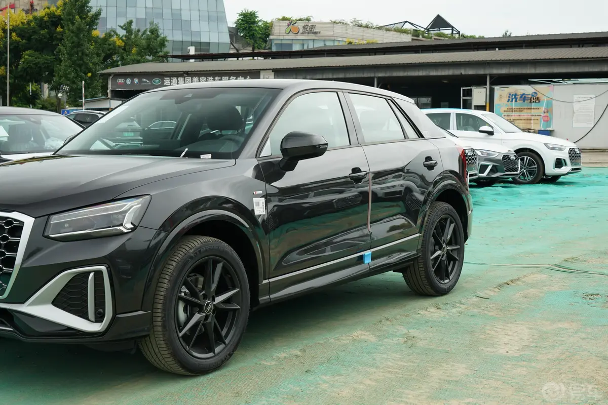 奥迪Q2L35 TFSI 进取动感型外观细节