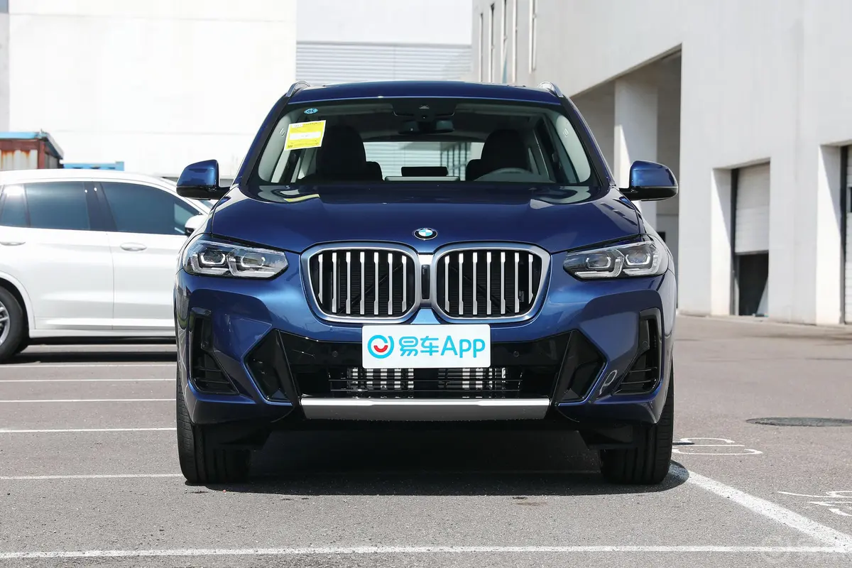 宝马X3xDrive 25i M运动套装正前水平