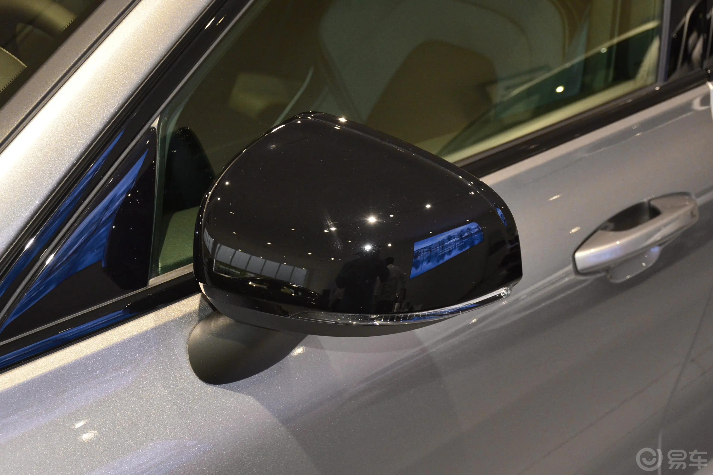 沃尔沃S60新能源T8 四驱智雅运动版主驾驶后视镜背面