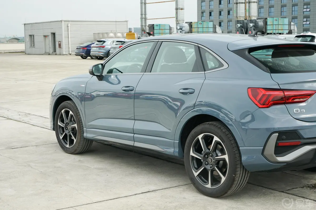 奥迪Q3 Sportback40 TFSI RS套件燃速型外观