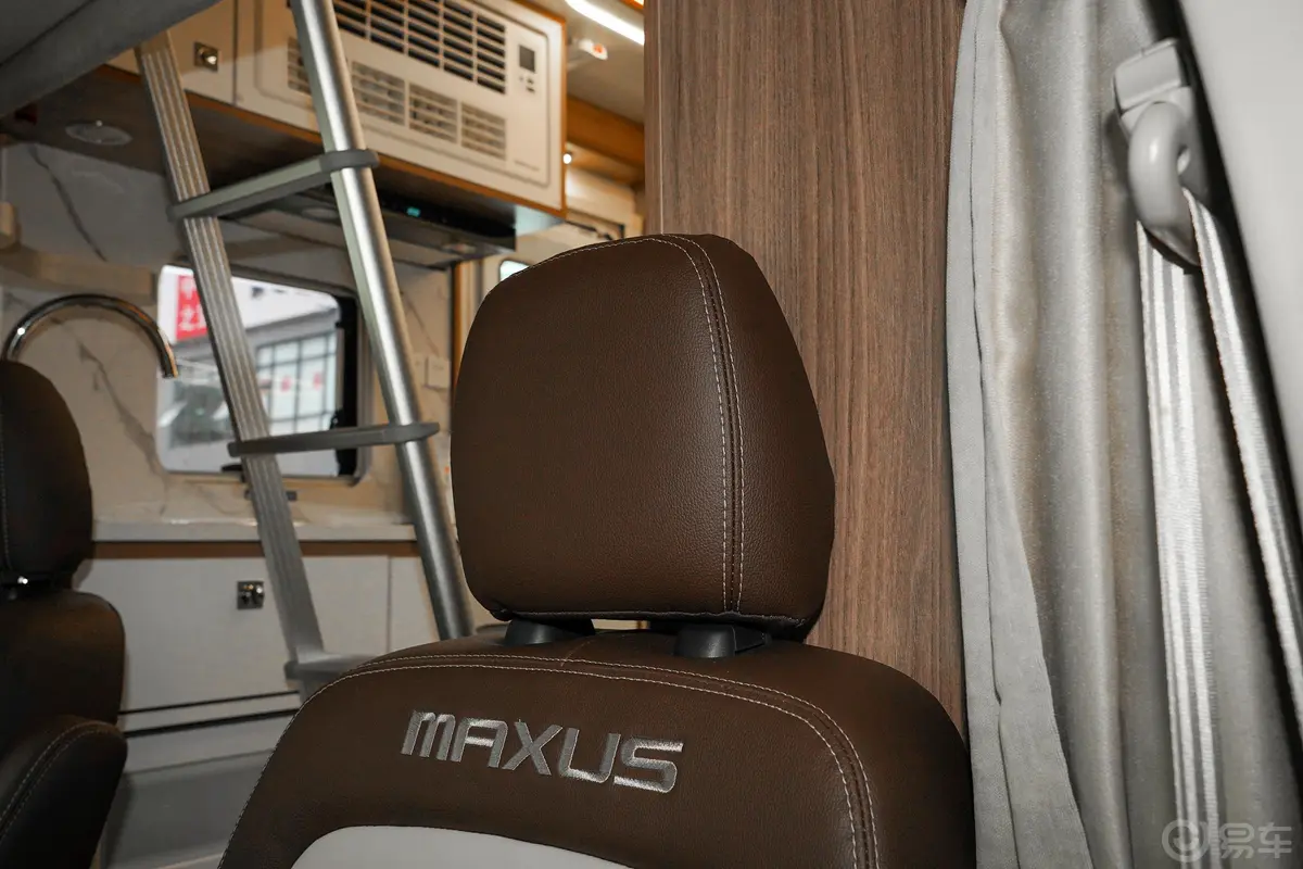 上汽大通MAXUS V90房车生活家V90 2.0T 自动 双拓旗舰版内饰