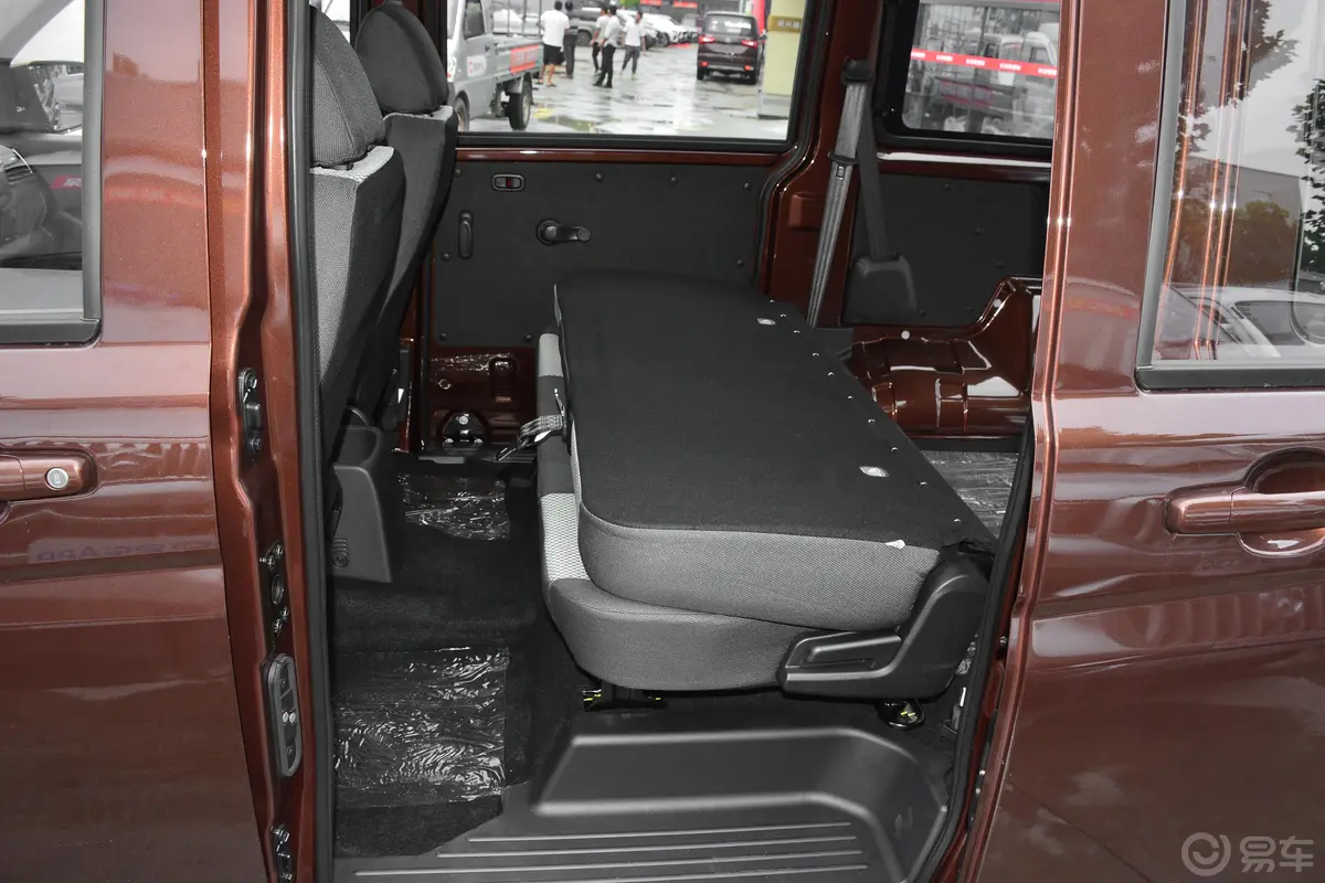 欧诺S欧诺S 1.5L 客车智享版(单蒸空调)空间