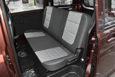 2021款 欧诺S 欧诺S 1.5L 客车智享版(单蒸空调)空间