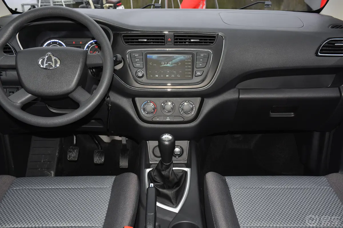 欧诺S欧诺S 1.5L 客车智享版(单蒸空调)中控台整体