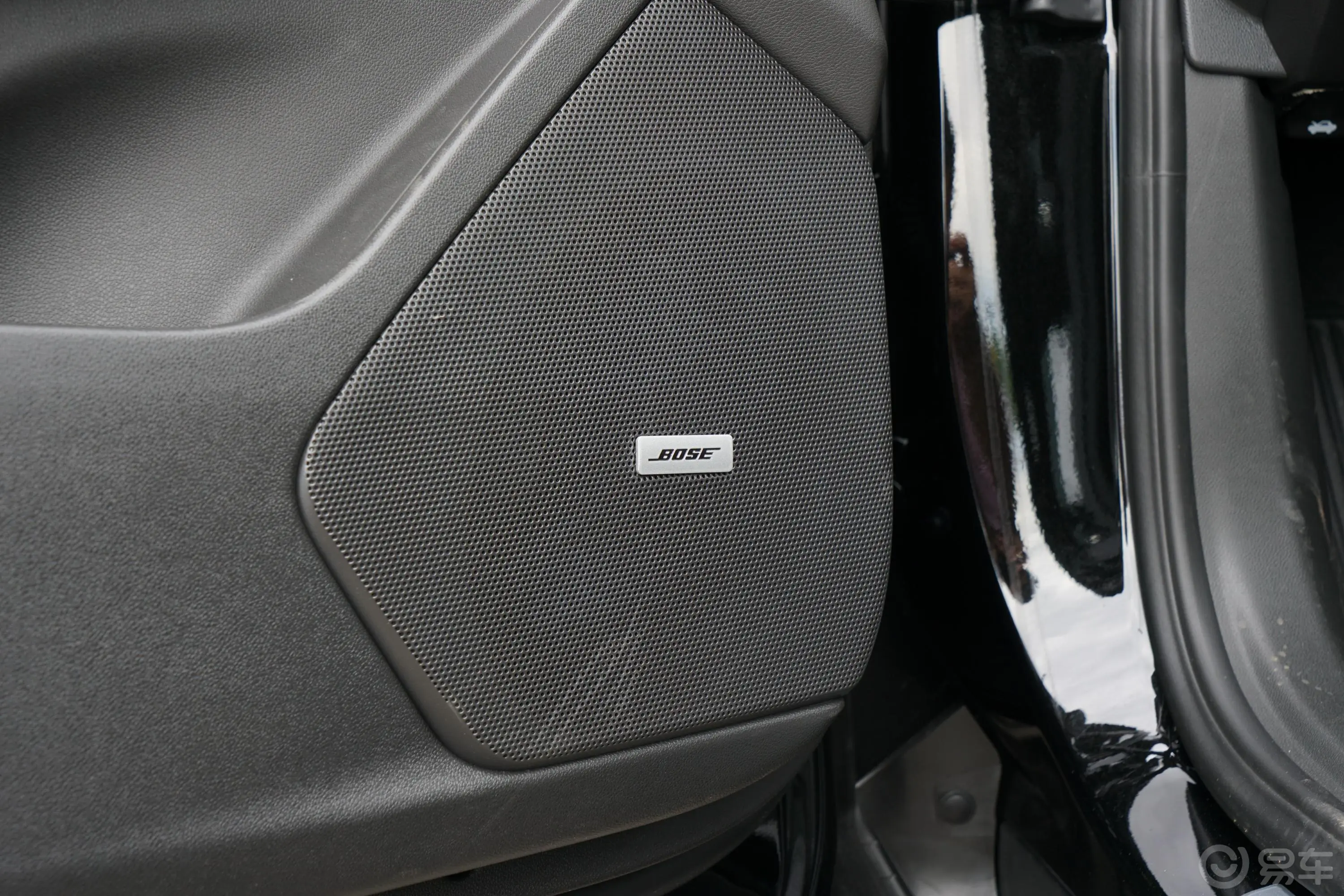 凯迪拉克XT6轻混 2.0T 两驱风尚型 7座音响和品牌
