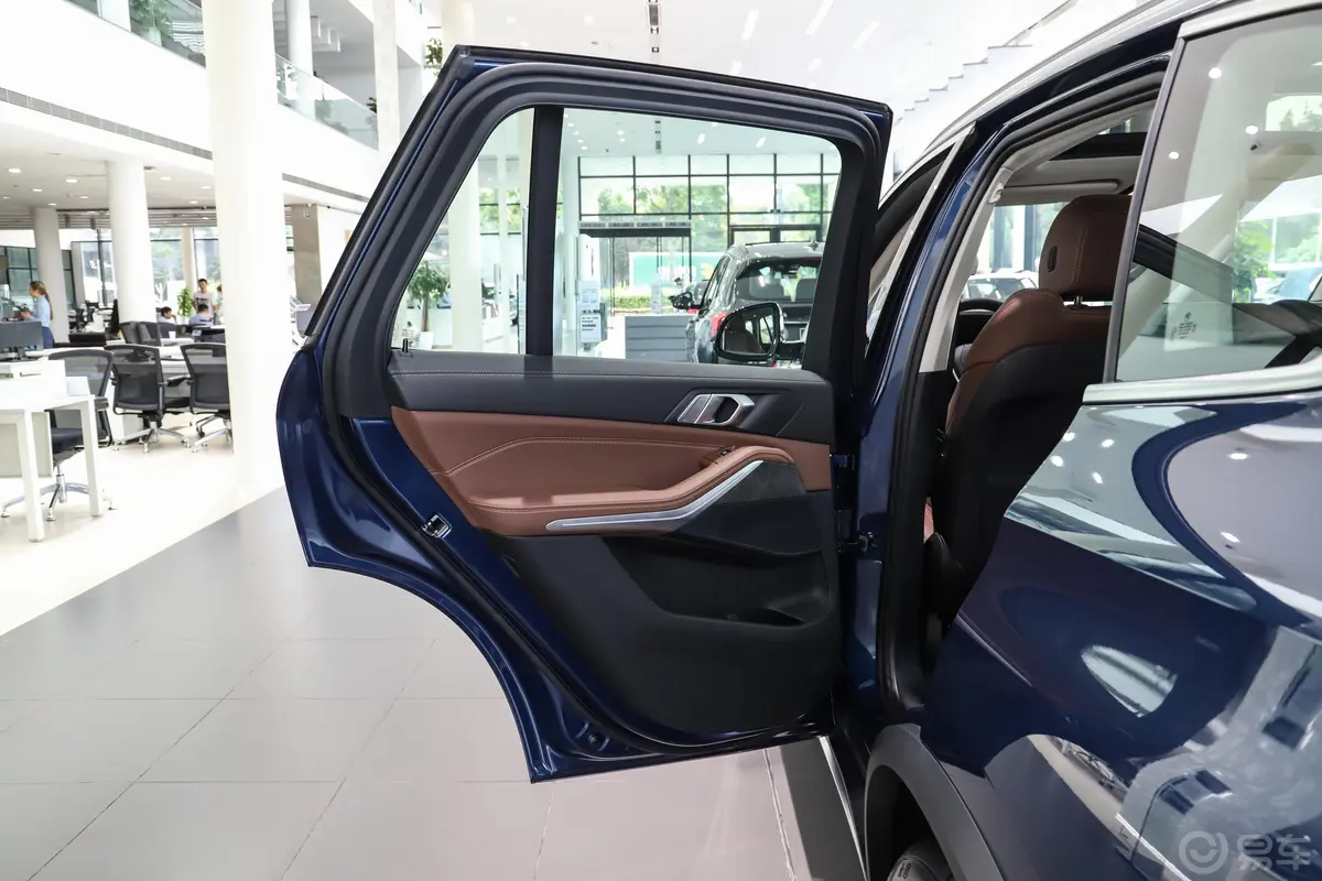 宝马X5(进口)改款 xDrive30i X设计套装驾驶员侧后车门