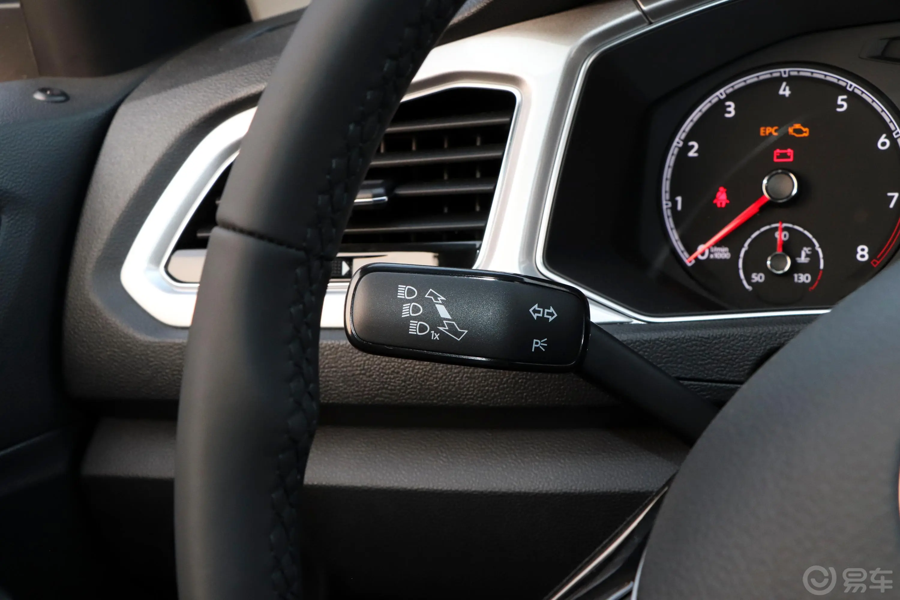 探歌改款 280TSI 双离合 两驱 精英智联版内饰