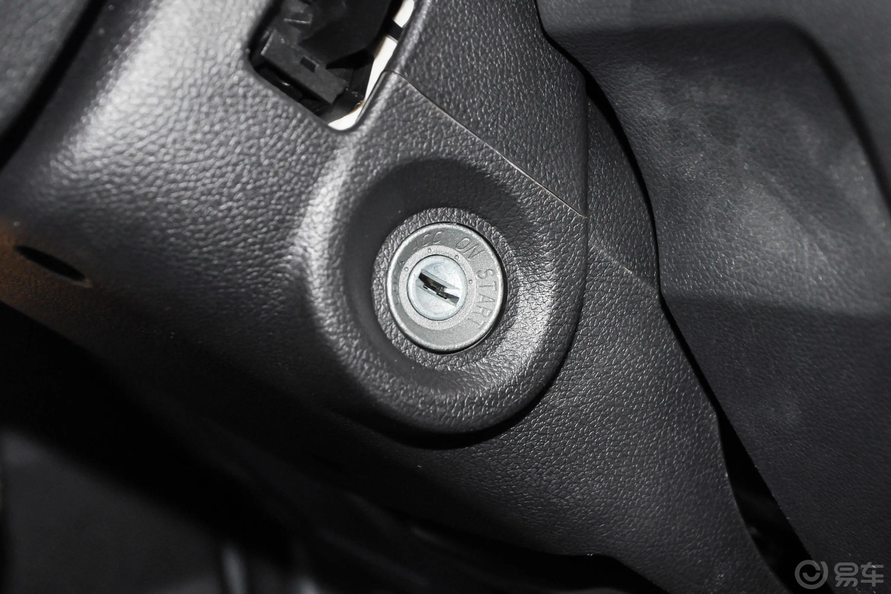 神骐T301.6L 单排3.6米仓栅车舒适型钥匙孔或一键启动按键