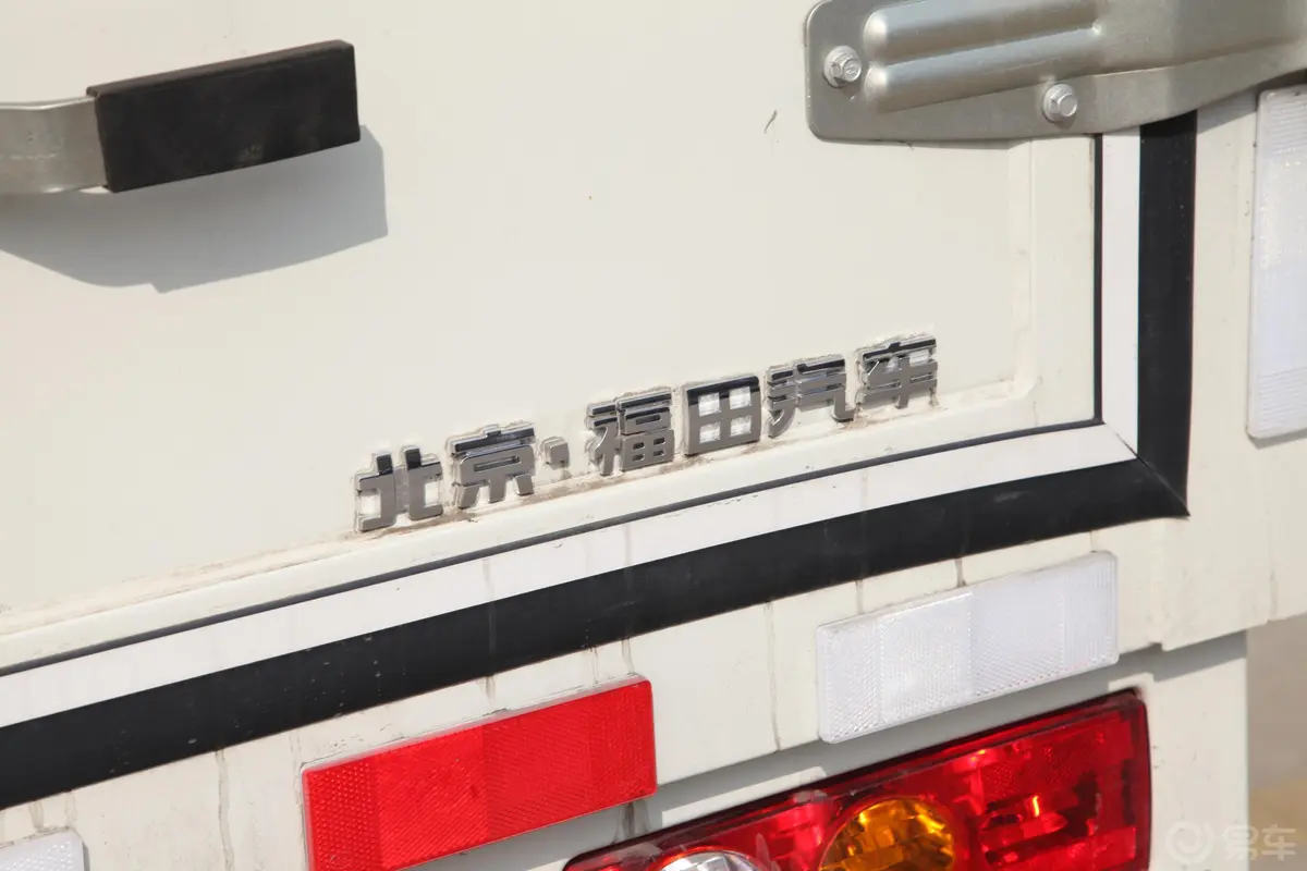 领航S1东安1.6L 122马力 3.7米厢式微卡 单排(BJ1035V5JV5-01) 汽油 国VI外观