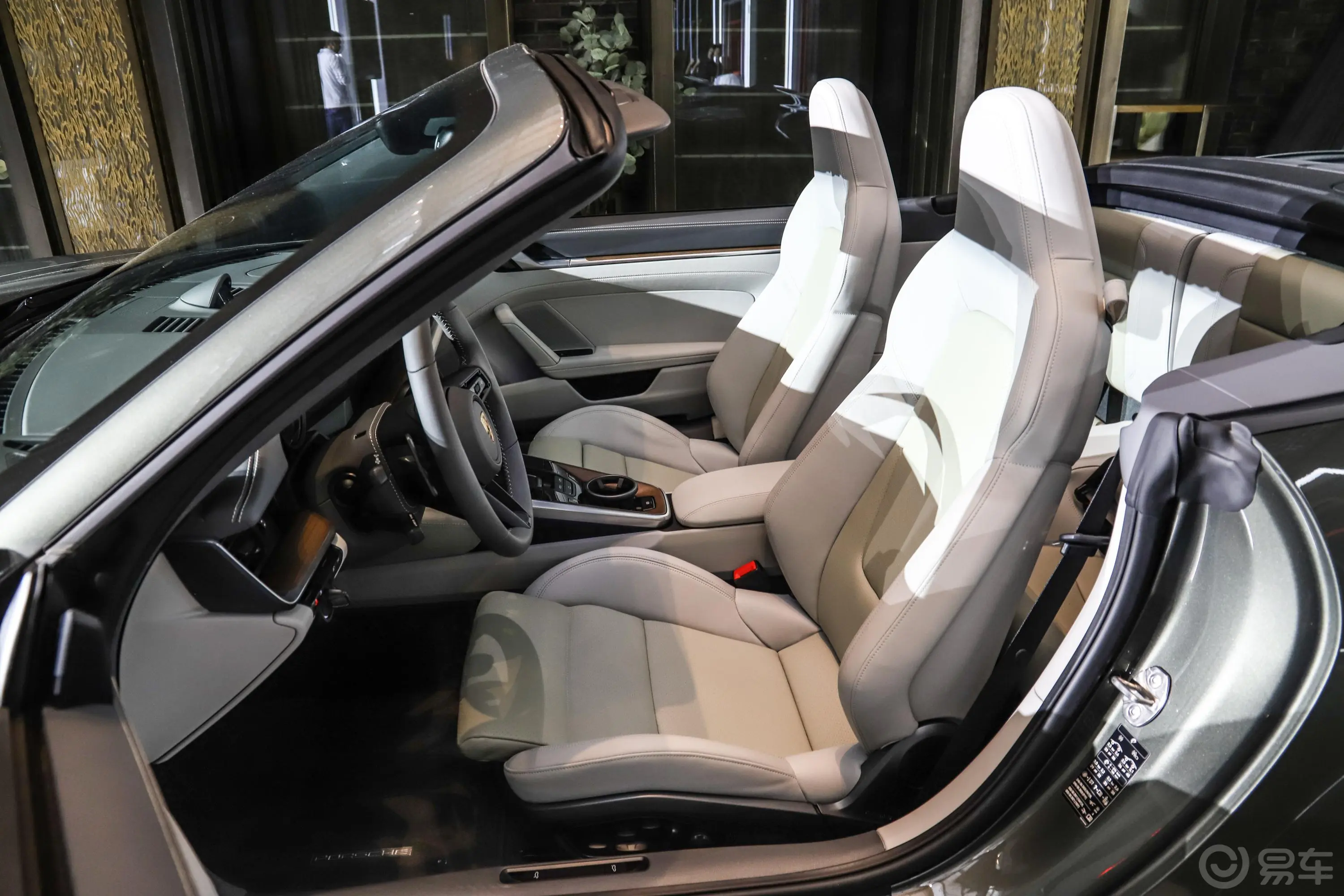 保时捷911Carrera Cabriolet 3.0T驾驶员座椅