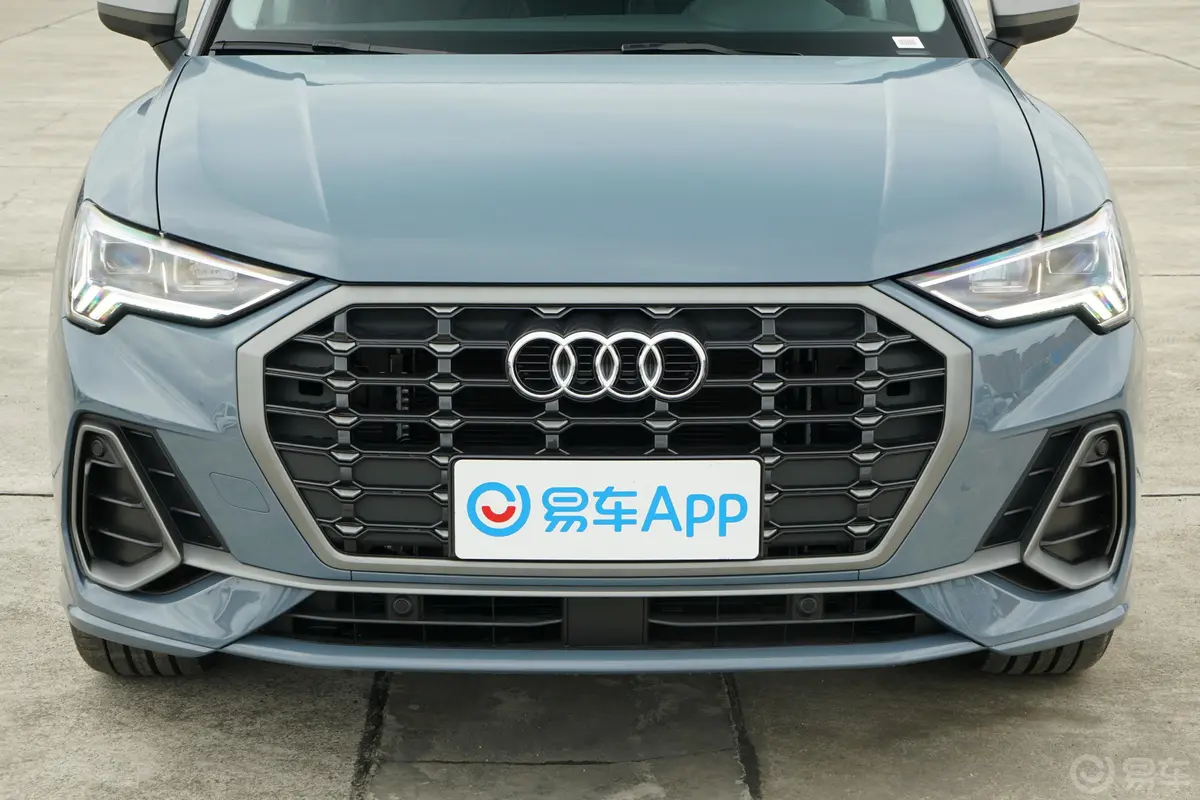 奥迪Q340 TFSI RS套件燃速型外观