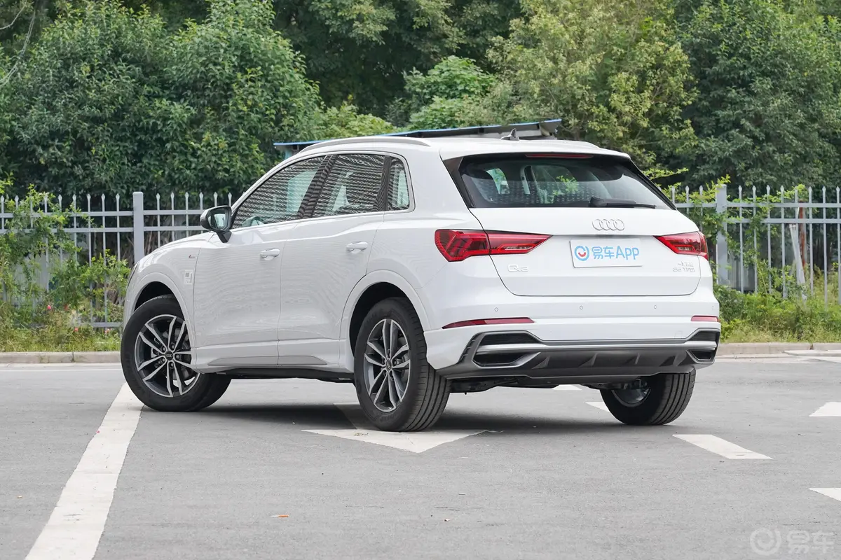 奥迪Q335 TFSI 进取动感型外观