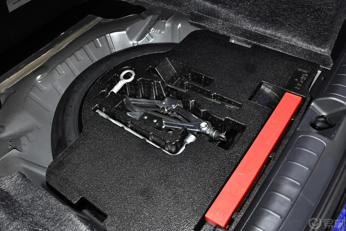 雅阁混动 2.0L E-CVT 锐领版随车工具