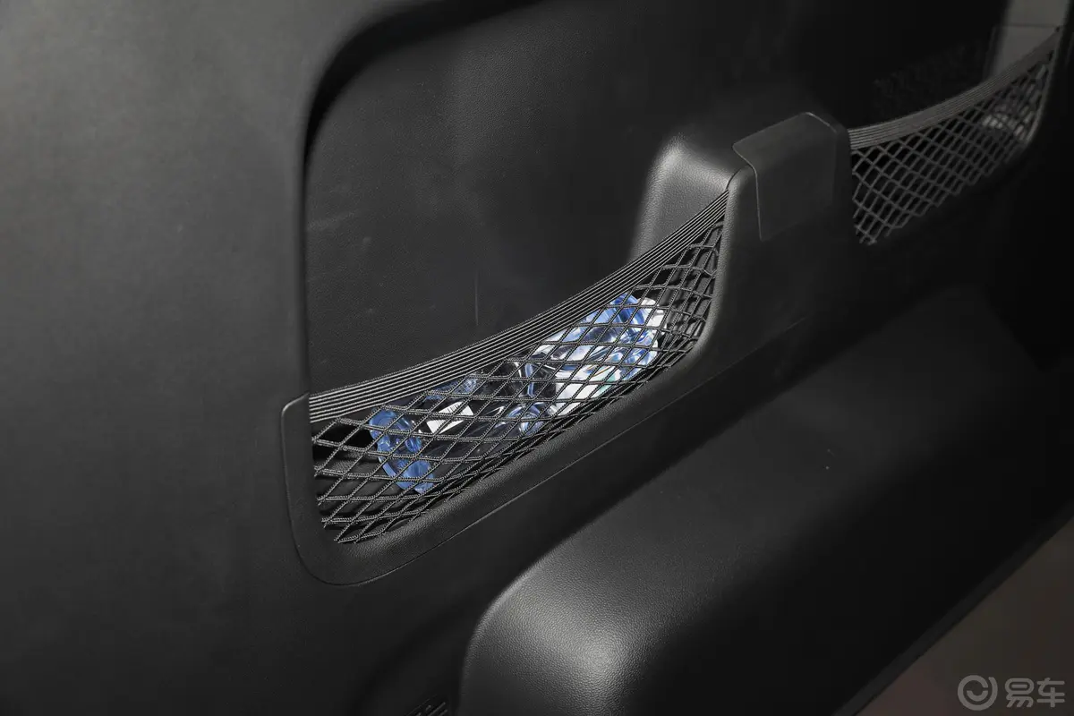 五菱征程1.5T 舒适型封窗车后备厢
