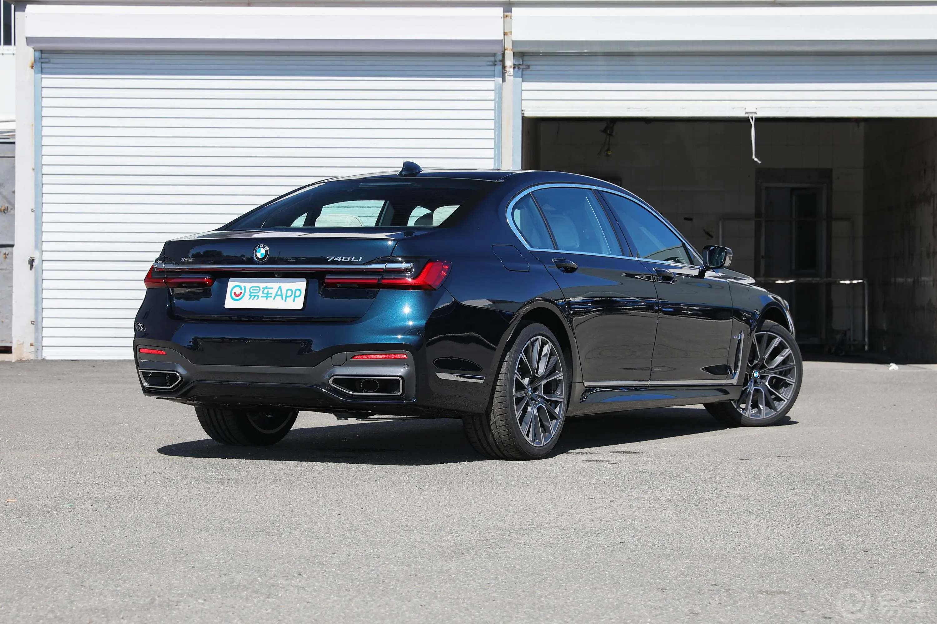 宝马7系740Li xDrive 行政型 M运动套装外观