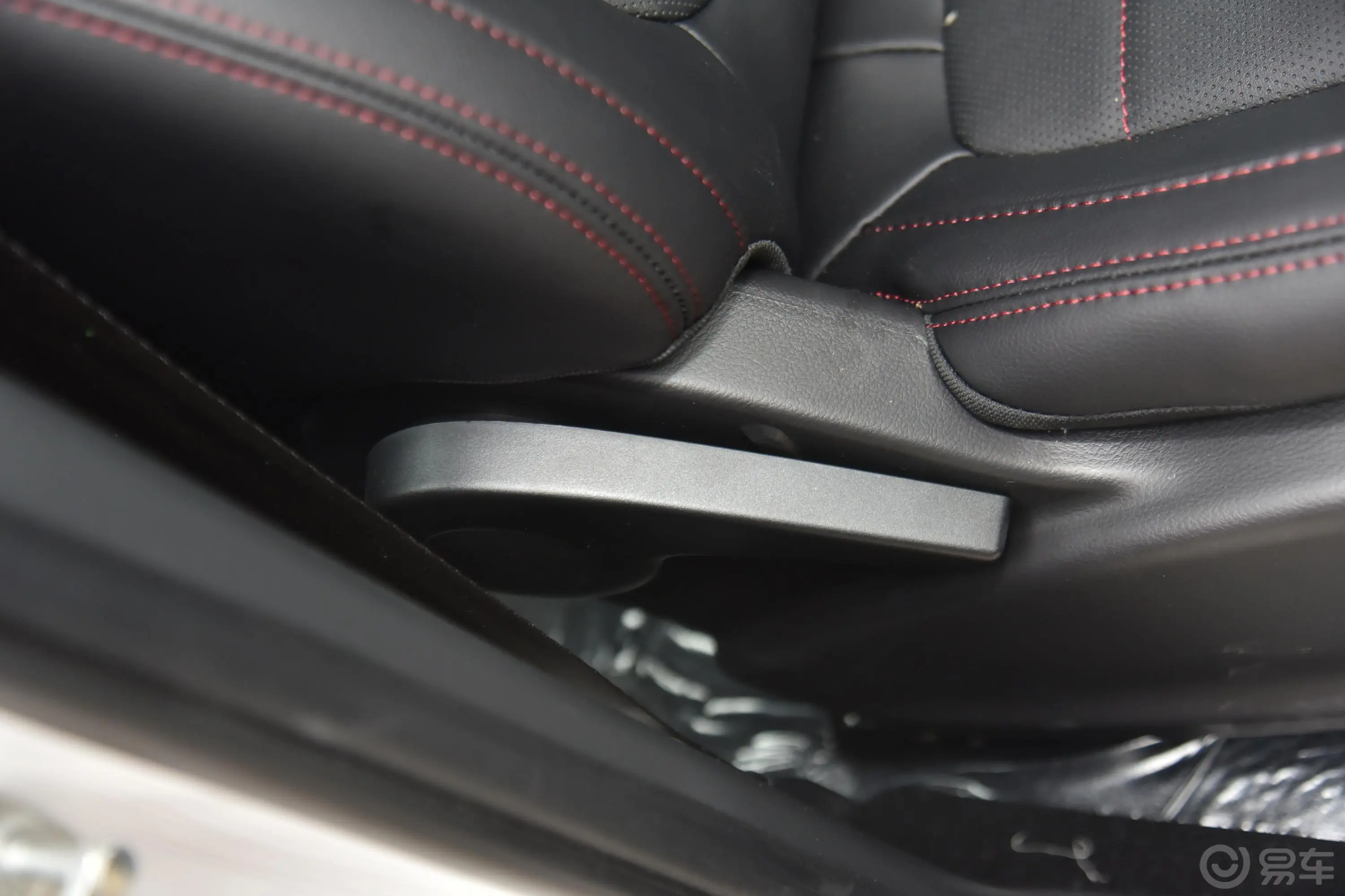 瑞虎3经典超值版 1.5T CVT 尊贵型副驾座椅调节