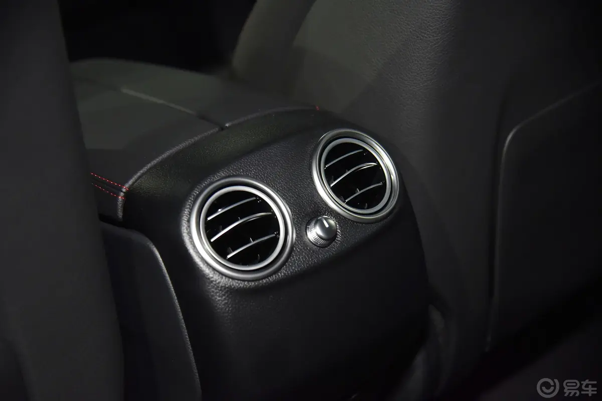 奔驰GLC轿跑 AMGAMG GLC 43 4MATIC 轿跑SUV空间
