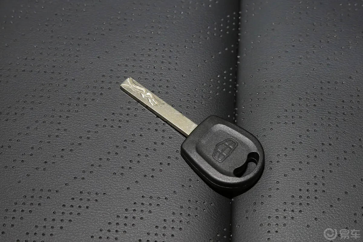 帝豪第4代 1.5L 手动豪华型钥匙正面