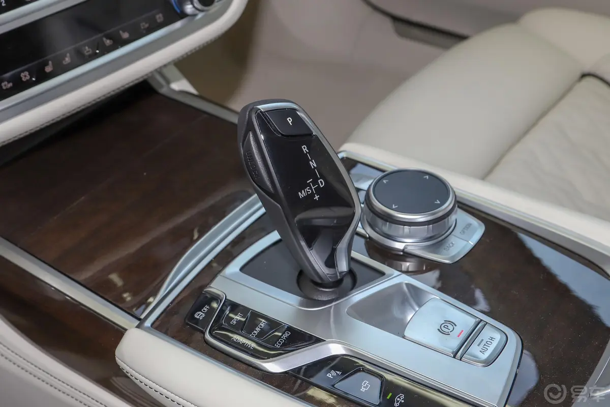 宝马7系740Li xDrive 行政型 M运动套装内饰