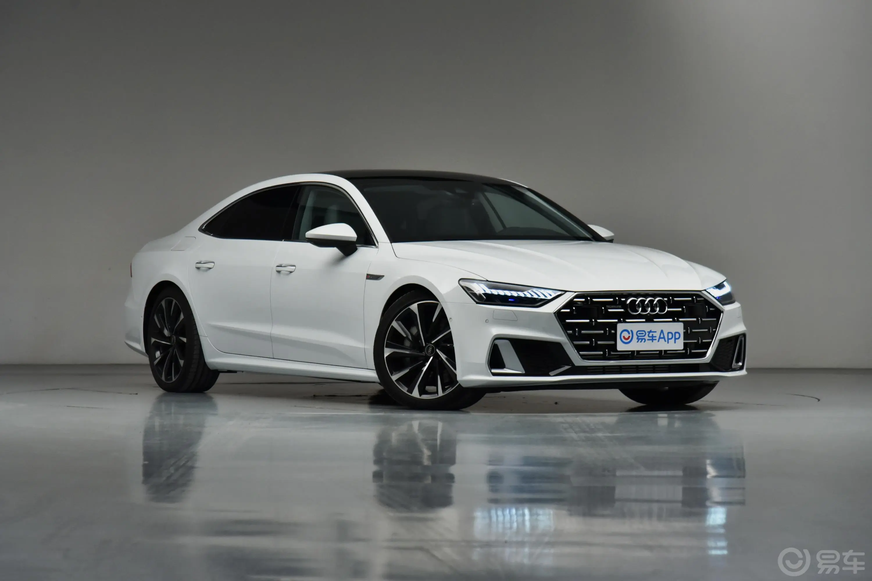 奥迪A7L55 TFSI quattro S-line 先见版外观灯组