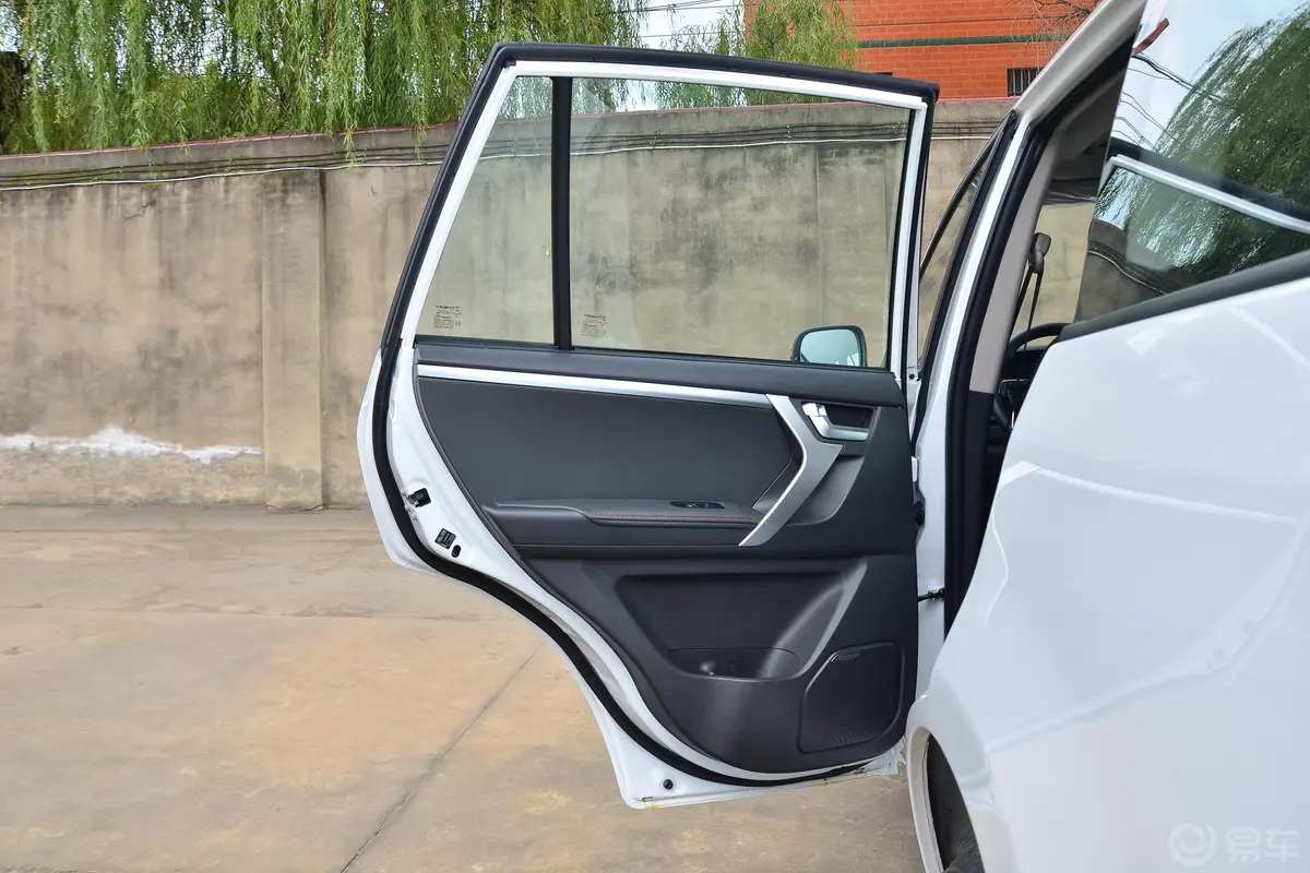 瑞虎3经典超值版 1.5L 手动 尊贵型驾驶员侧后车门