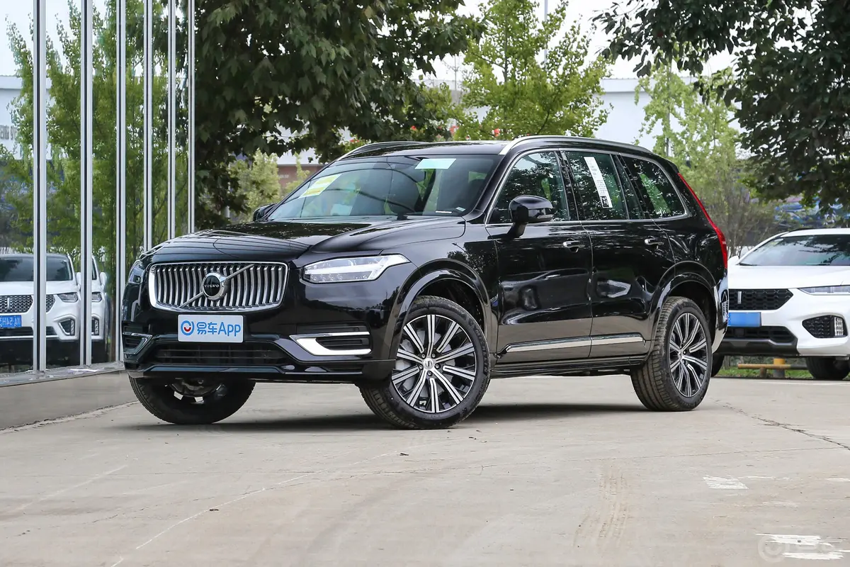 沃尔沃XC90B5 智行豪华版 5座侧前45度车头向左水平