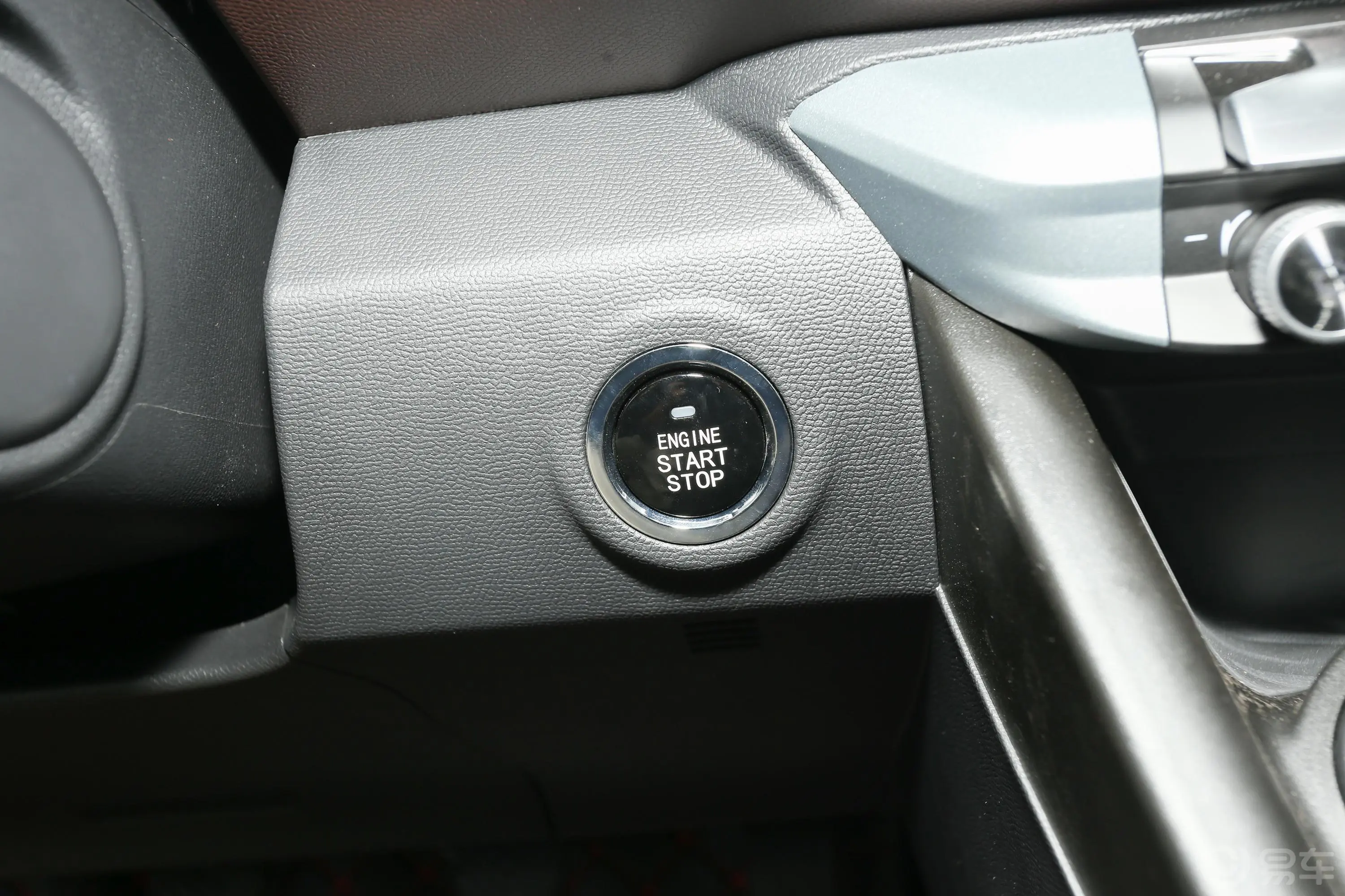 凯程F702.5T 手动 四驱 标轴 豪华版 柴油钥匙孔或一键启动按键