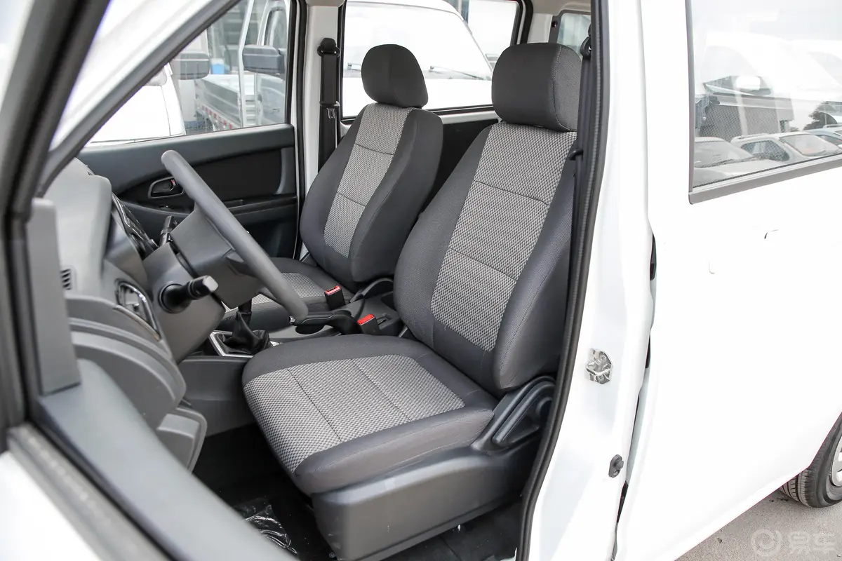 欧诺S欧诺S 1.5L 客车智享版(无空调)驾驶员座椅