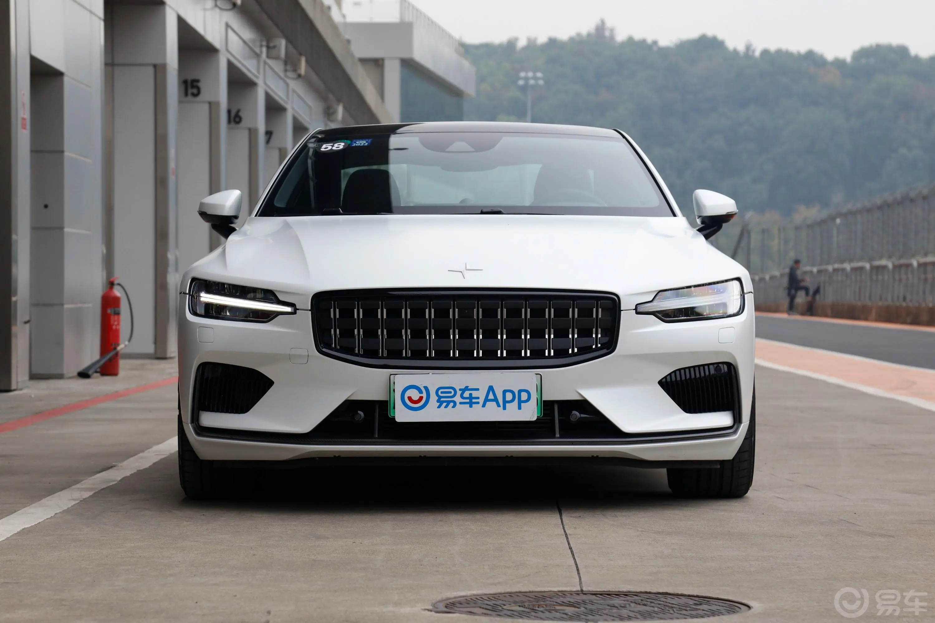 Polestar 12.0T 135km 标准型正前水平