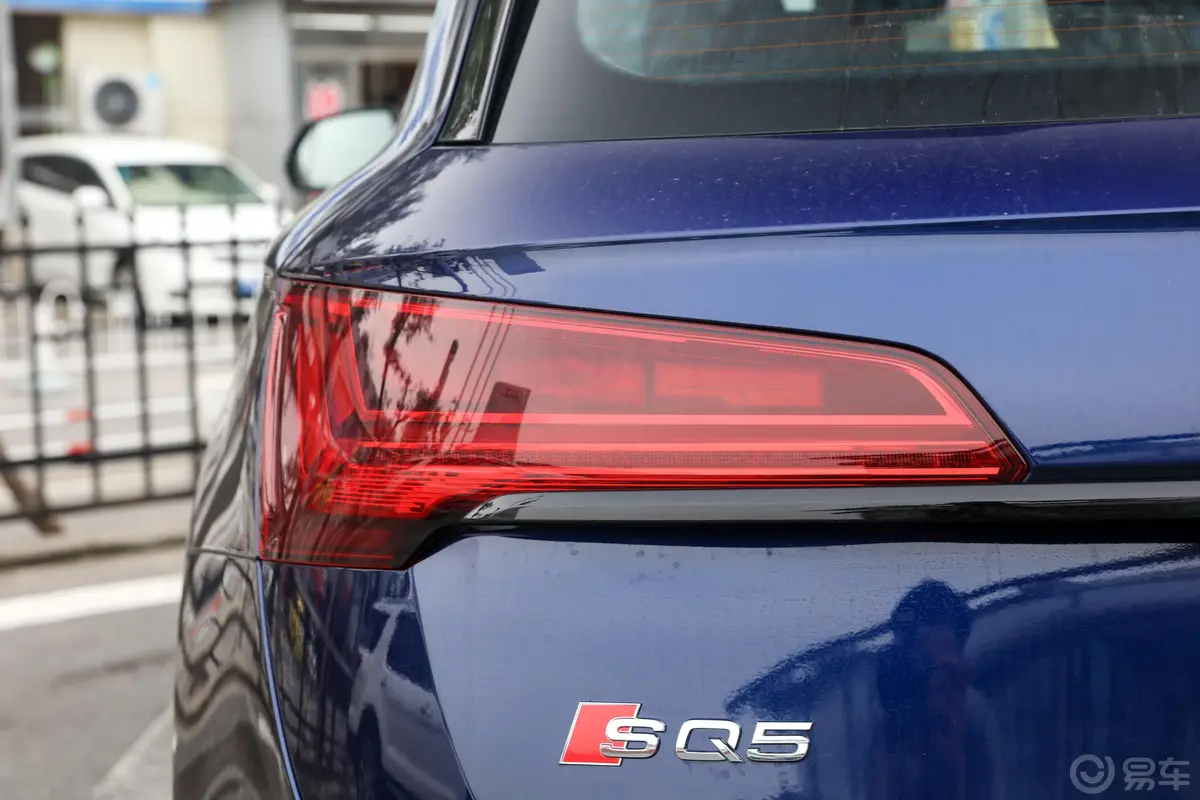 奥迪SQ53.0T quattro外观灯组