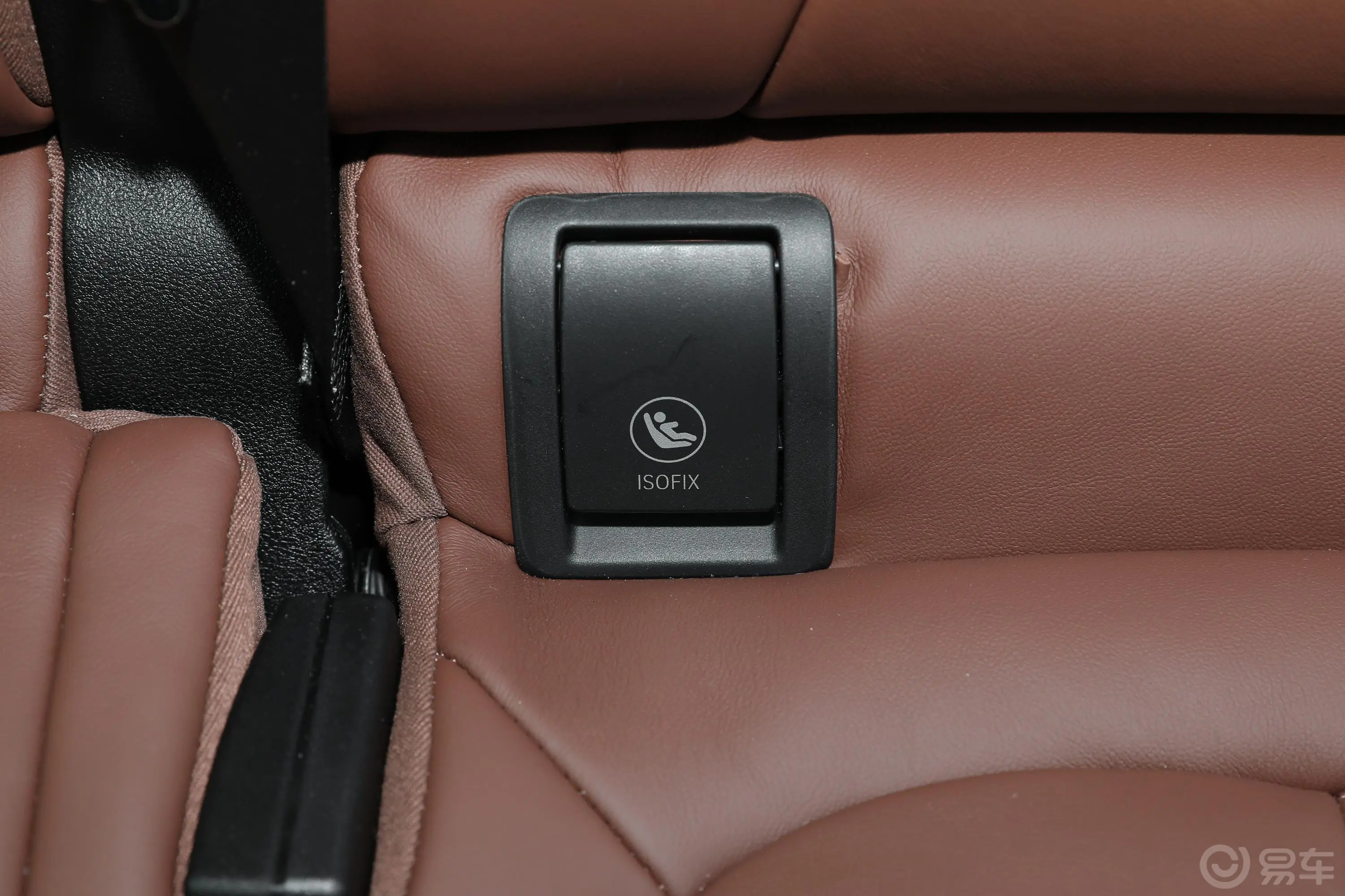宝马X7改款 xDrive40i 尊享型 豪华套装儿童座椅接口