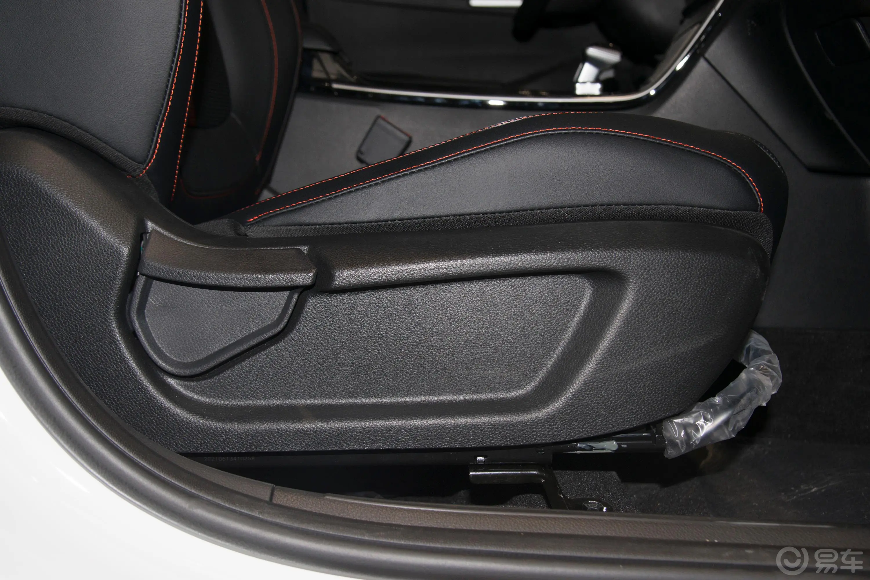 KX3傲跑1.5L CVT 舒适版副驾座椅调节
