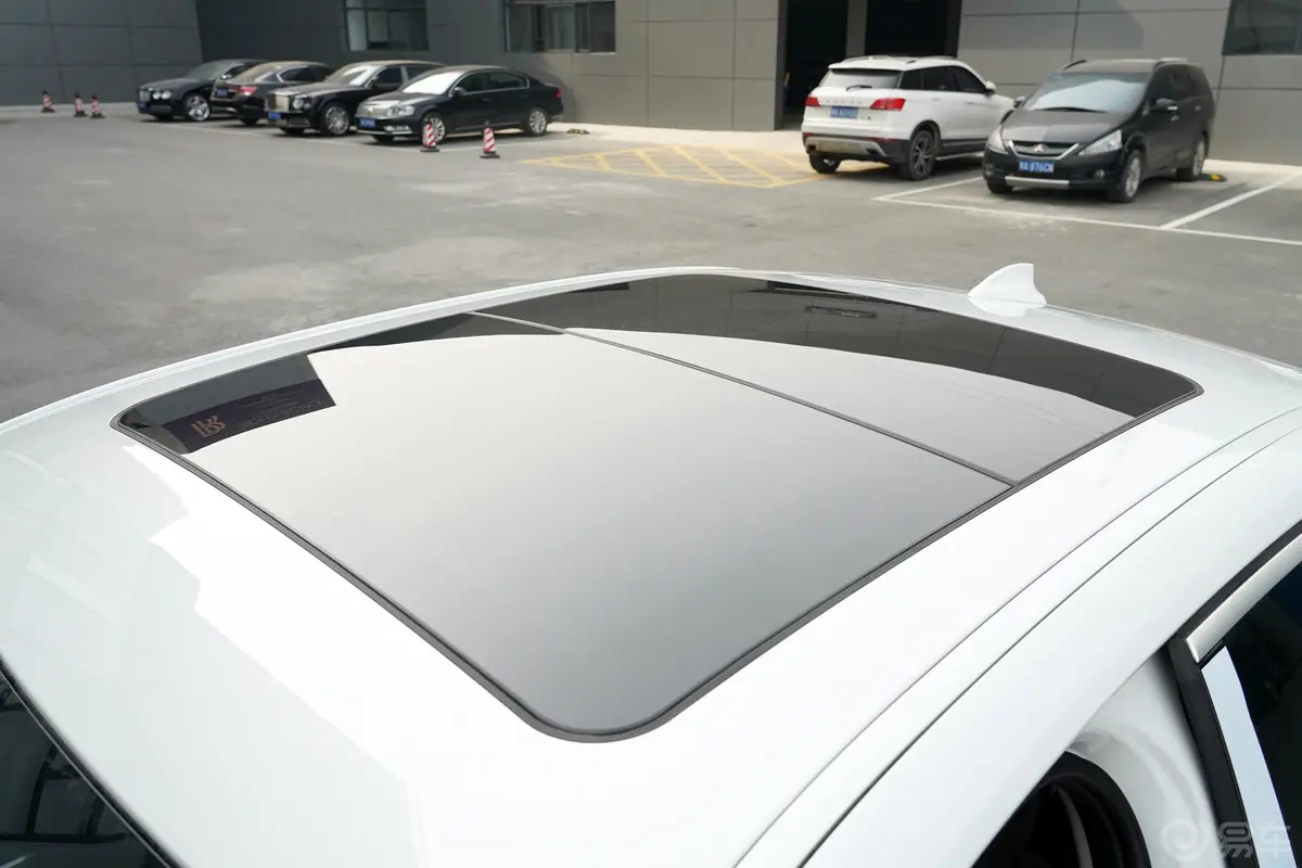 宝马3系325Li xDrive M运动套装天窗