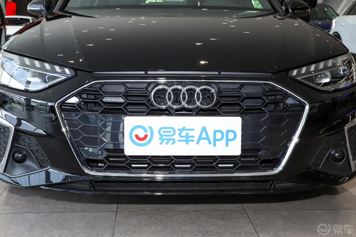 奥迪A4L45 TFSI quattro 臻选动感型外观