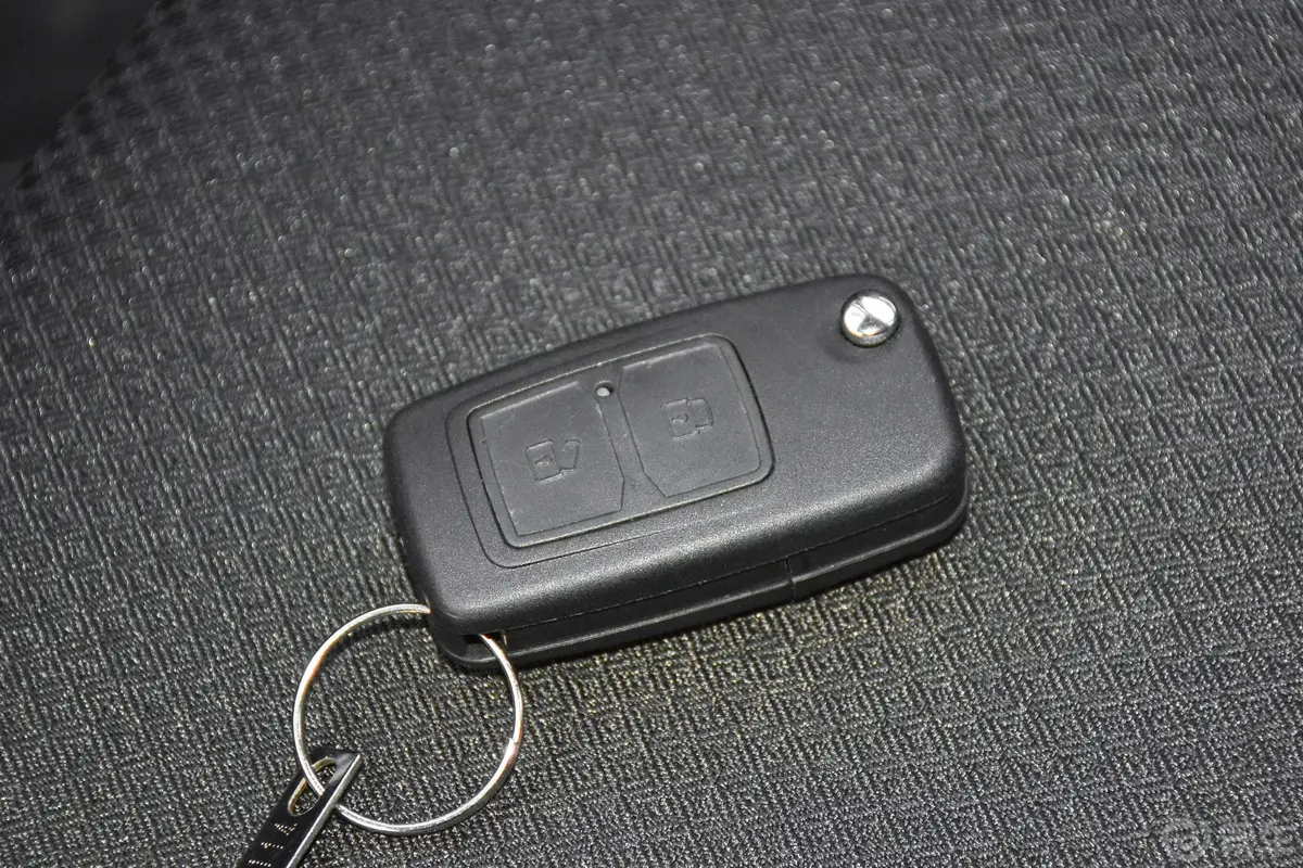 神骐T301.6L 双排3.01米标准车舒适型钥匙正面