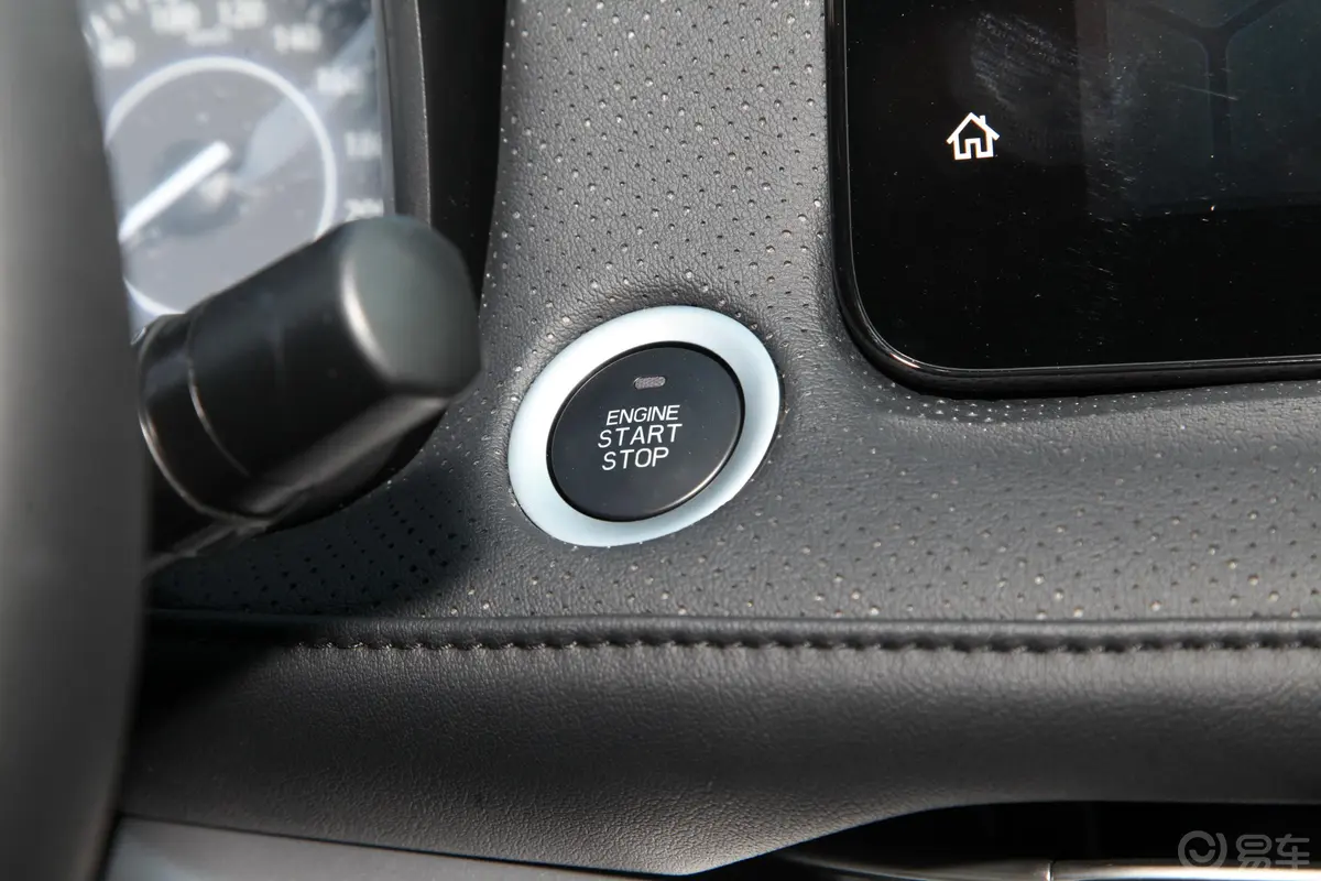 域虎72.0T 手动 两驱 标轴 舒享版 柴油钥匙孔或一键启动按键