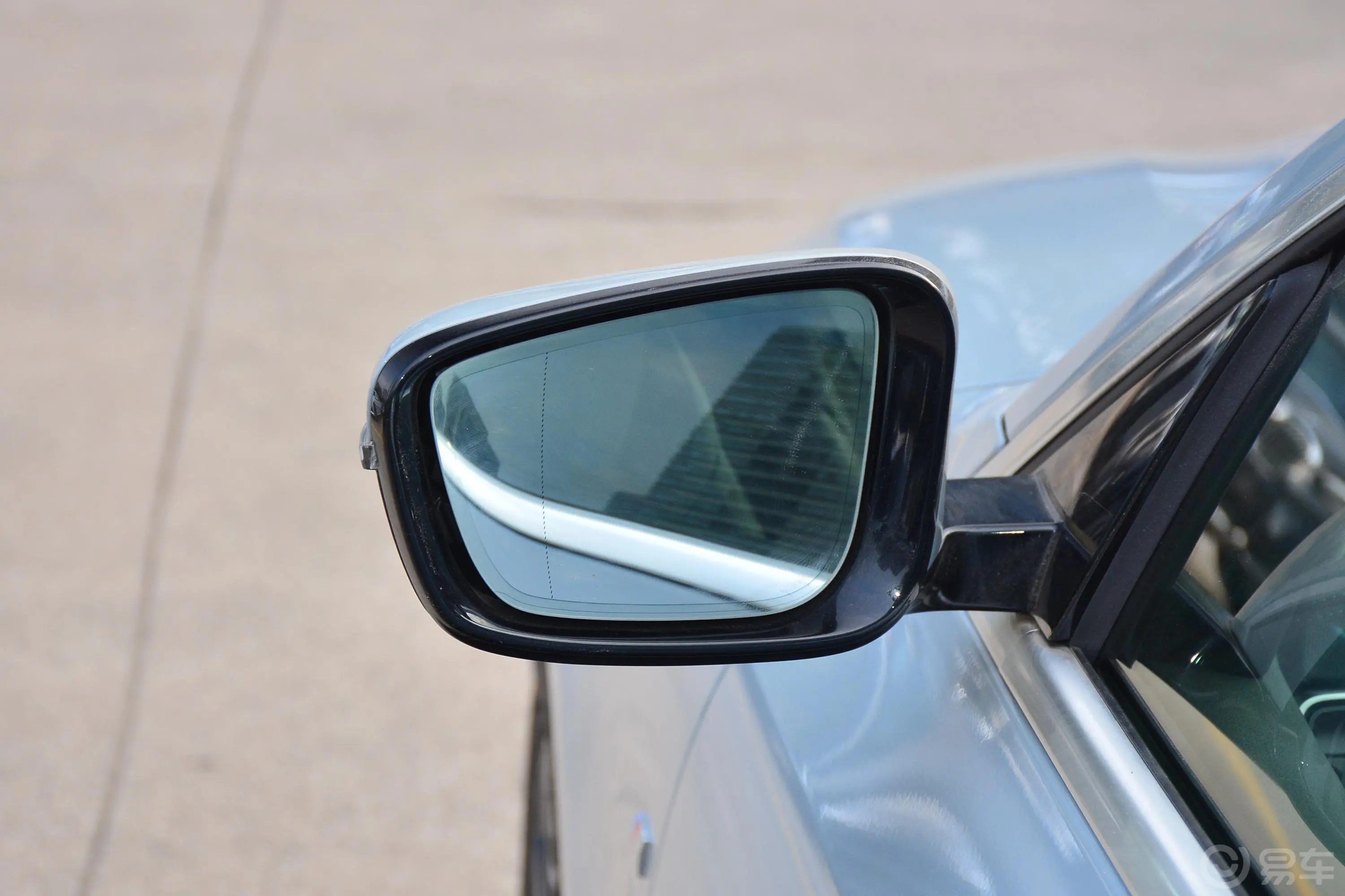 宝马4系四门轿跑车 425i M运动套装后视镜镜面