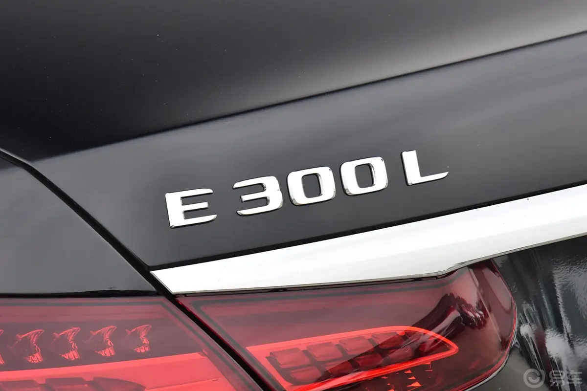 奔驰E级E 300 L 豪华型外观