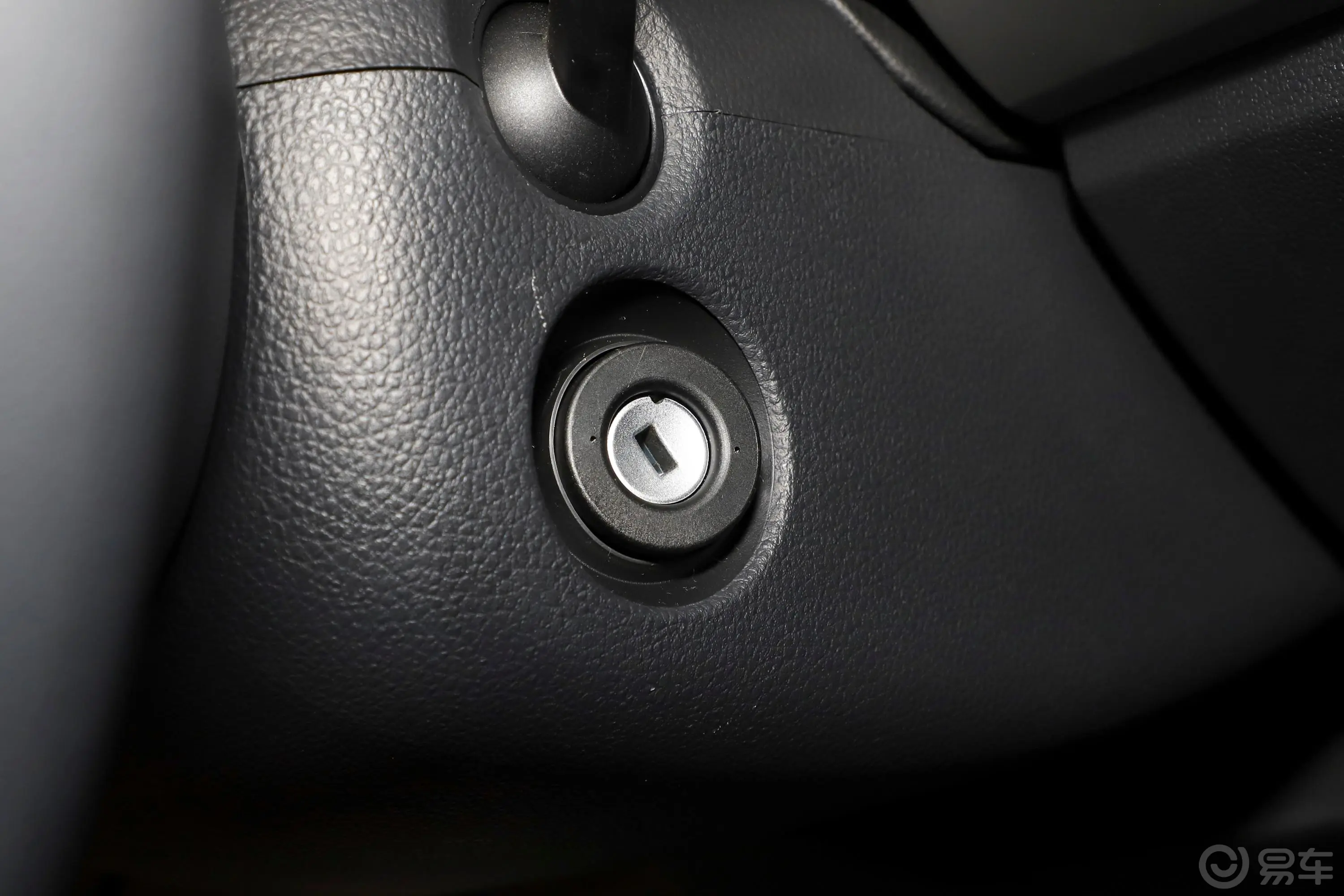 朗逸1.5L 自动舒适版钥匙孔或一键启动按键