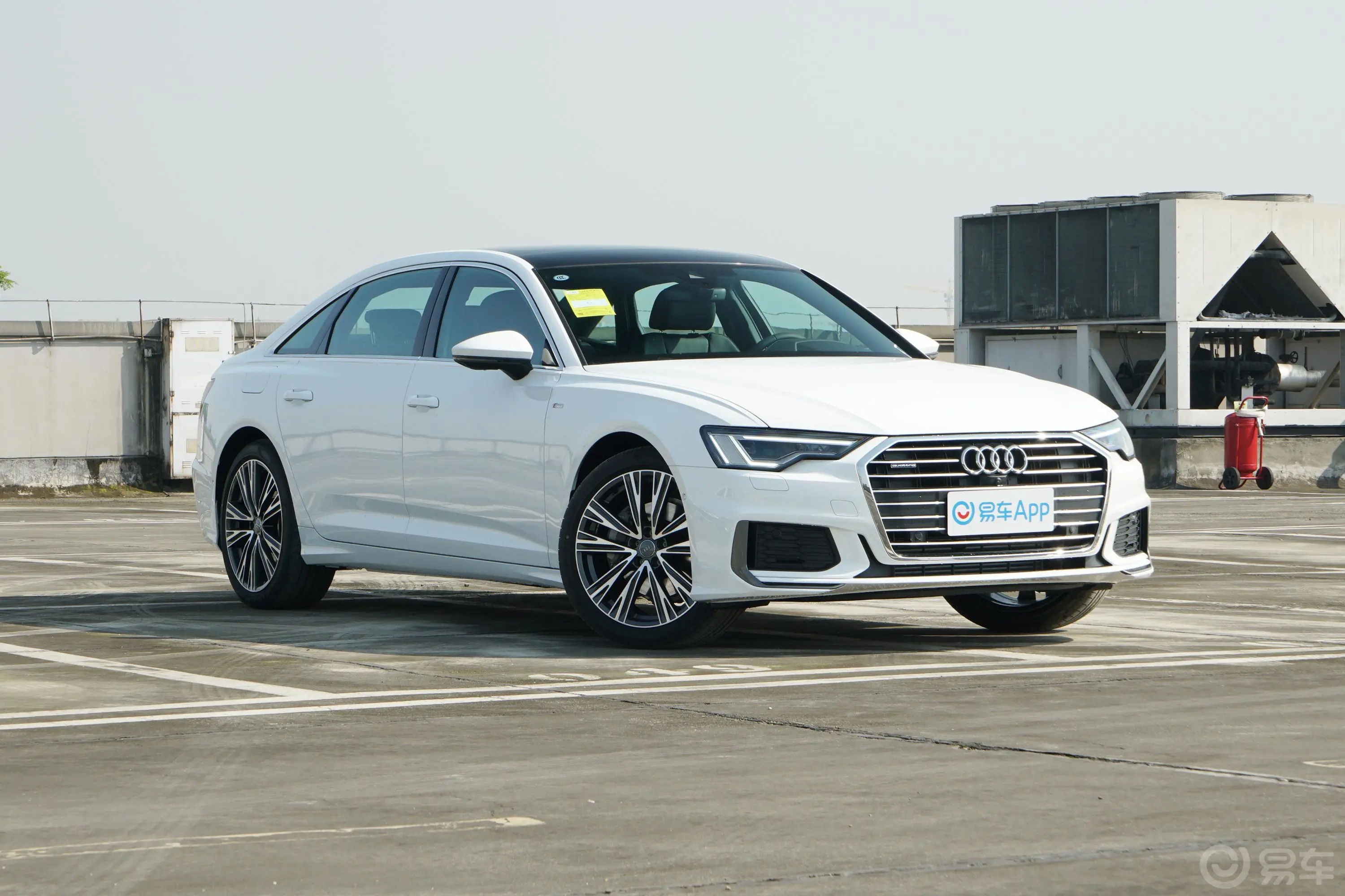 奥迪A6L45 TFSI quattro 臻选动感型车辆信息铭牌