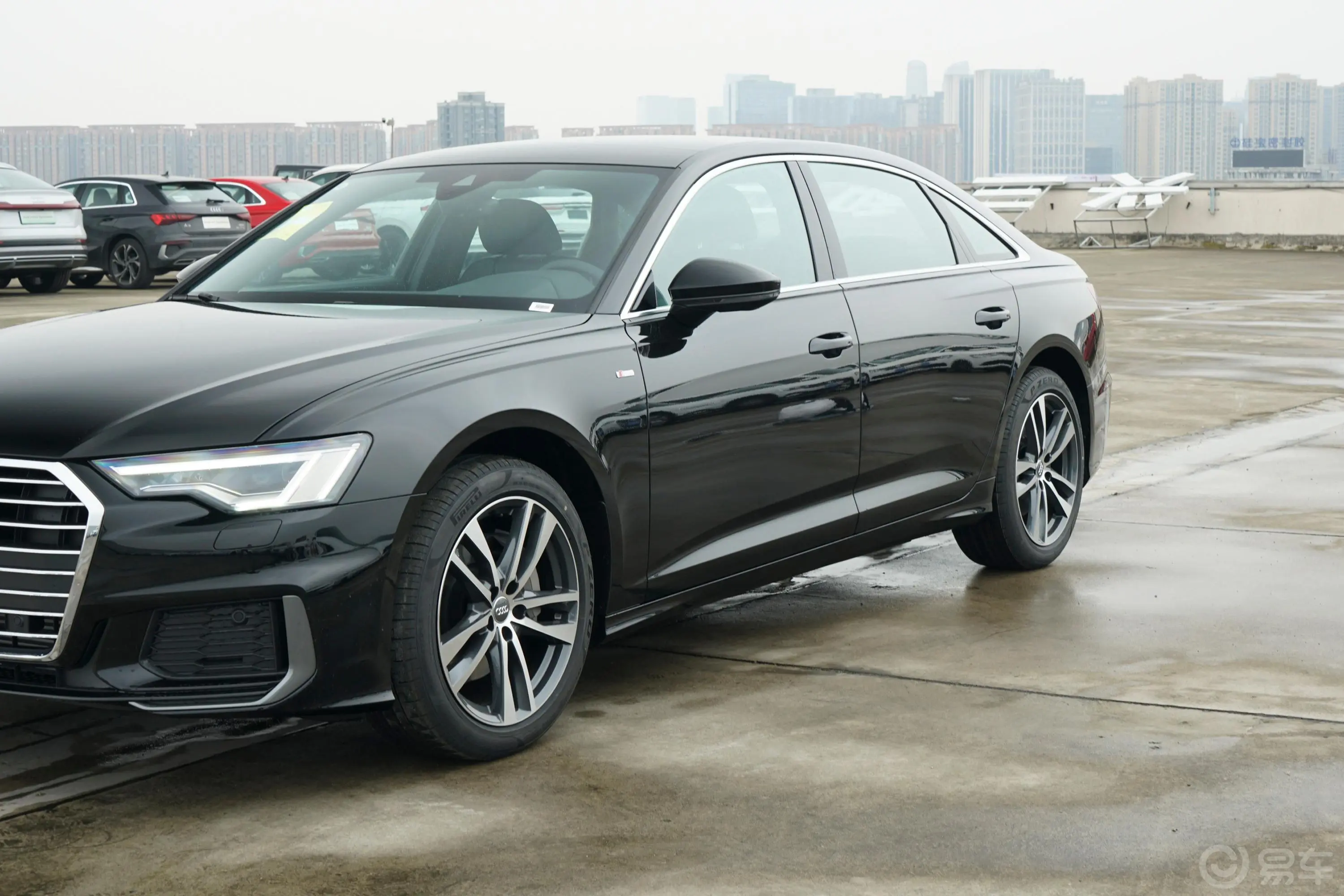 奥迪A6L40 TFSI 豪华动感型外观