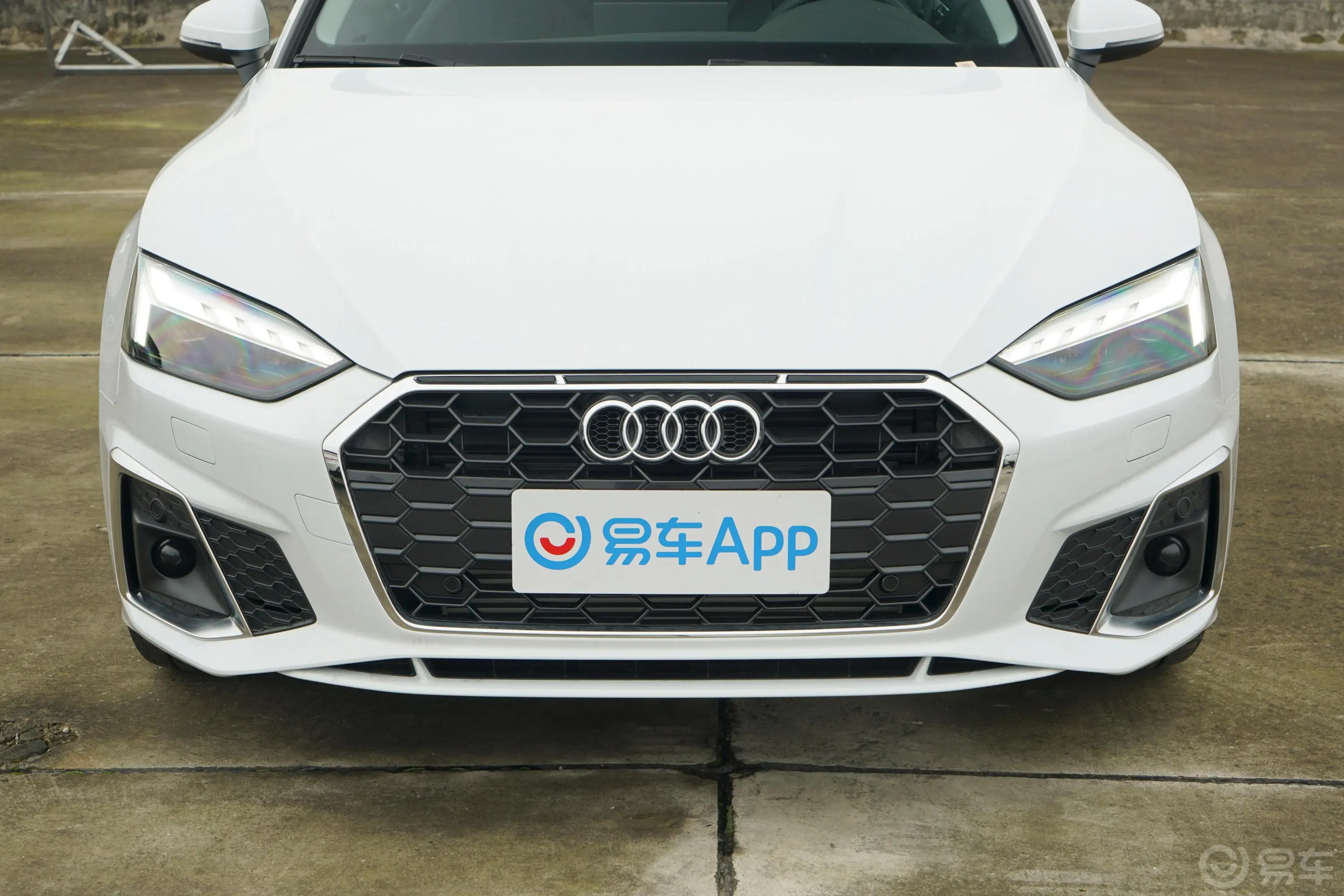 奥迪A5Coupe 40 TFSI 时尚动感型外观