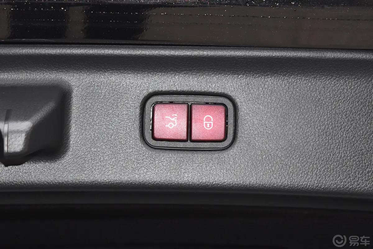 奔驰S级S 500 L 4MATIC电动尾门按键（手动扶手）