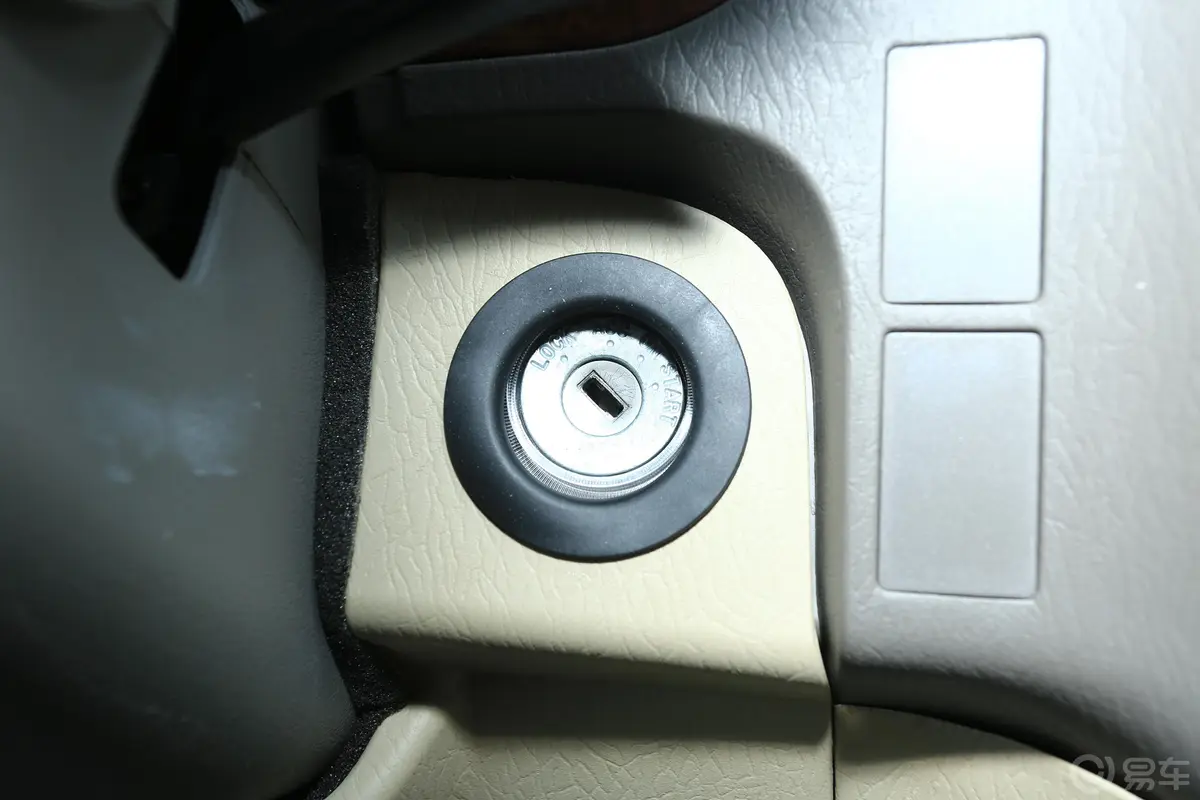 风景G5多用途乘用车 2.0L 手动 尊享版 6-9座 国VI钥匙孔或一键启动按键