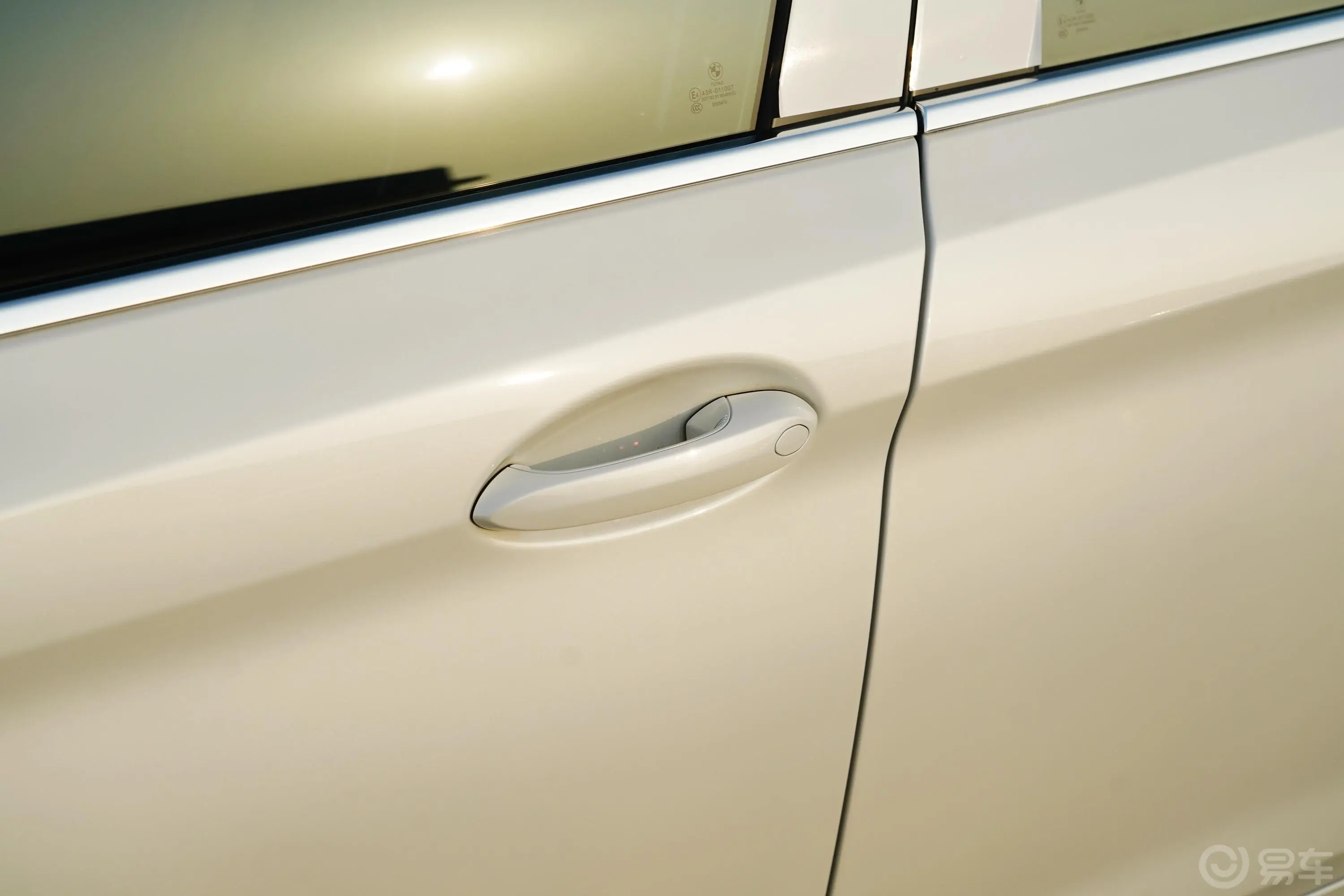 宝马5系改款 530Li xDrive 豪华套装驾驶员侧前门把手