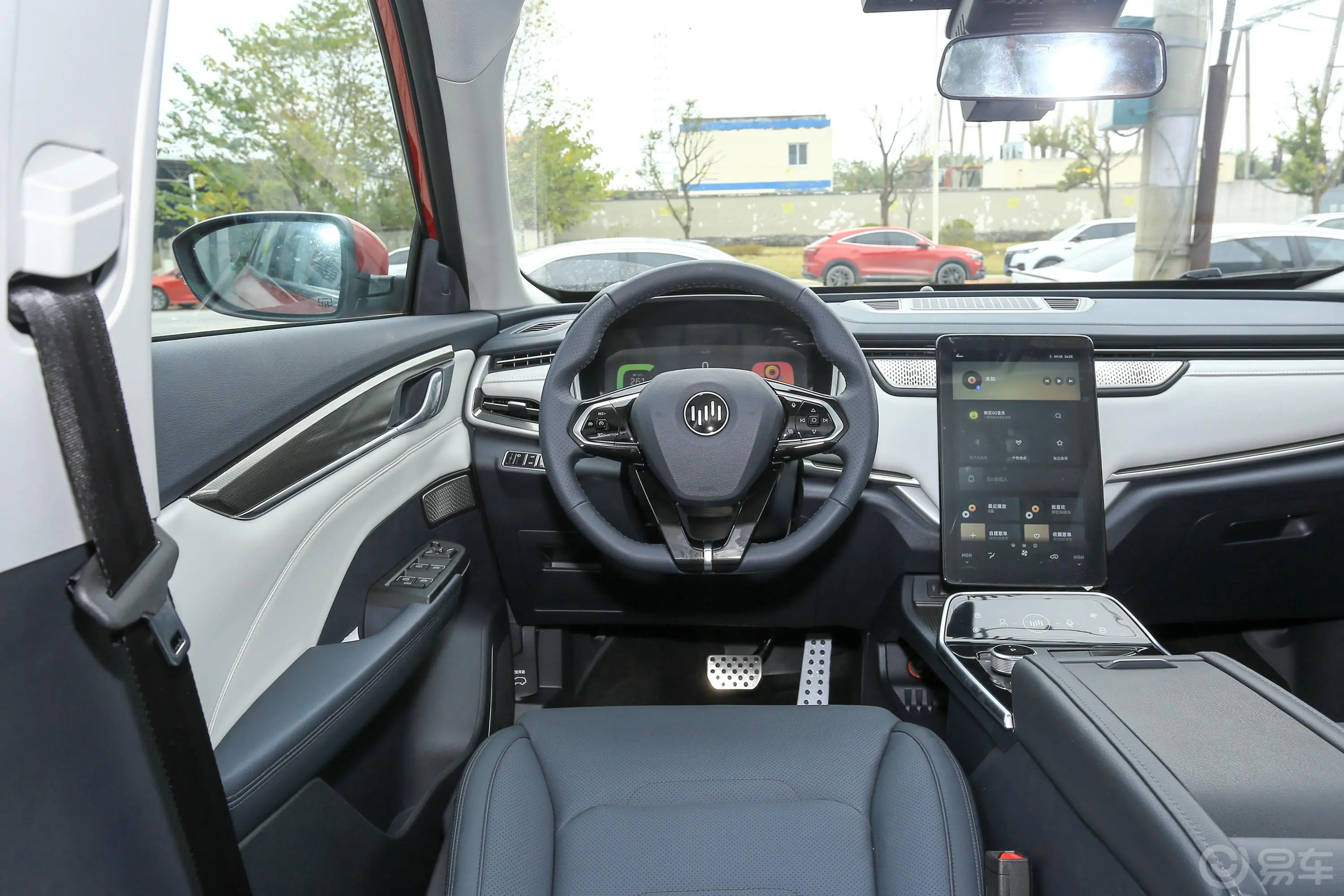 威马EX5EX5-Z NEX探索版驾驶位区域