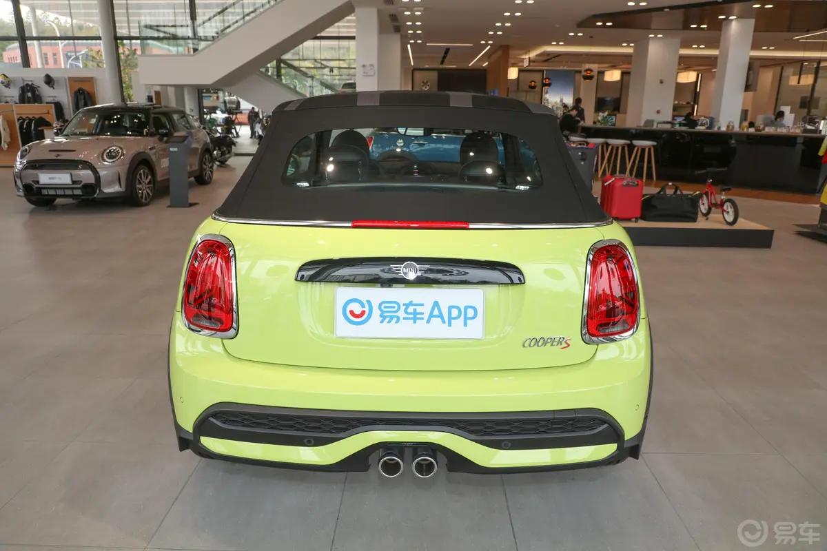 MINI CABRIO改款 2.0T COOPER S CABRIO 艺术家正后水平