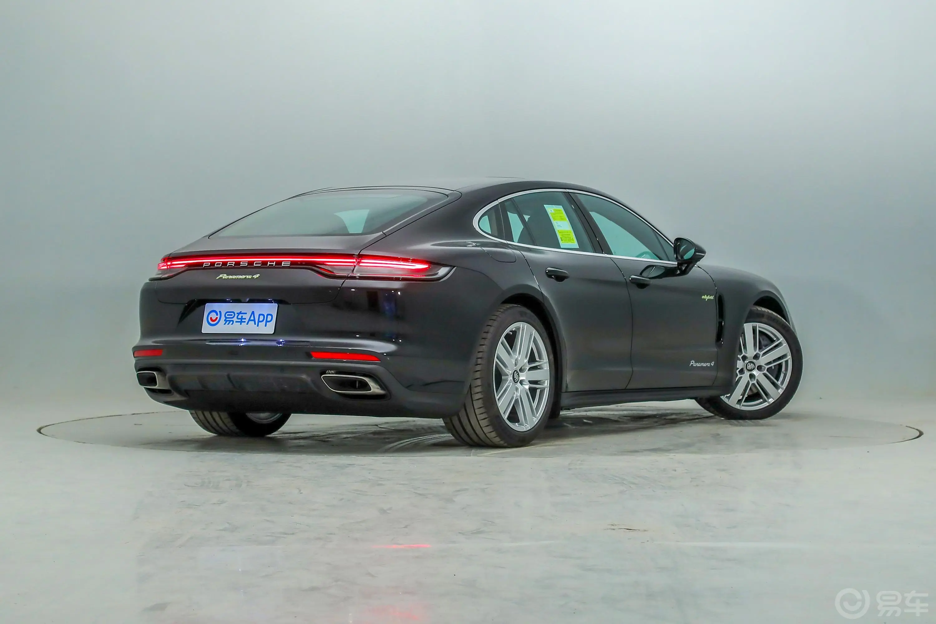 Panamera E-HybridPanamera 4 E-Hybrid 行政加长版 2.9T侧后45度车头向右水平